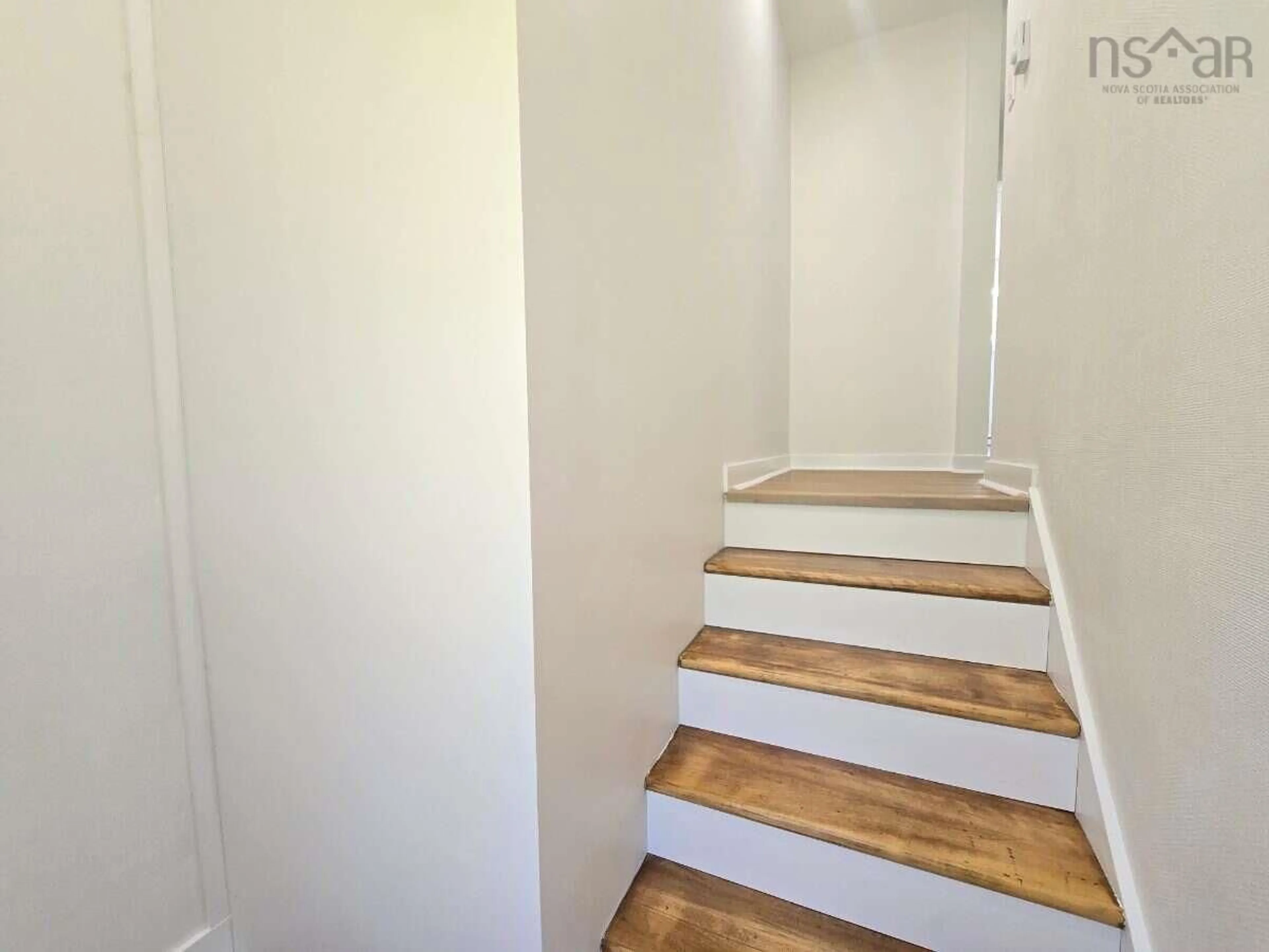 Stairs for 61 Chalamont Dr, Hammonds Plains Nova Scotia B3Z 1H8
