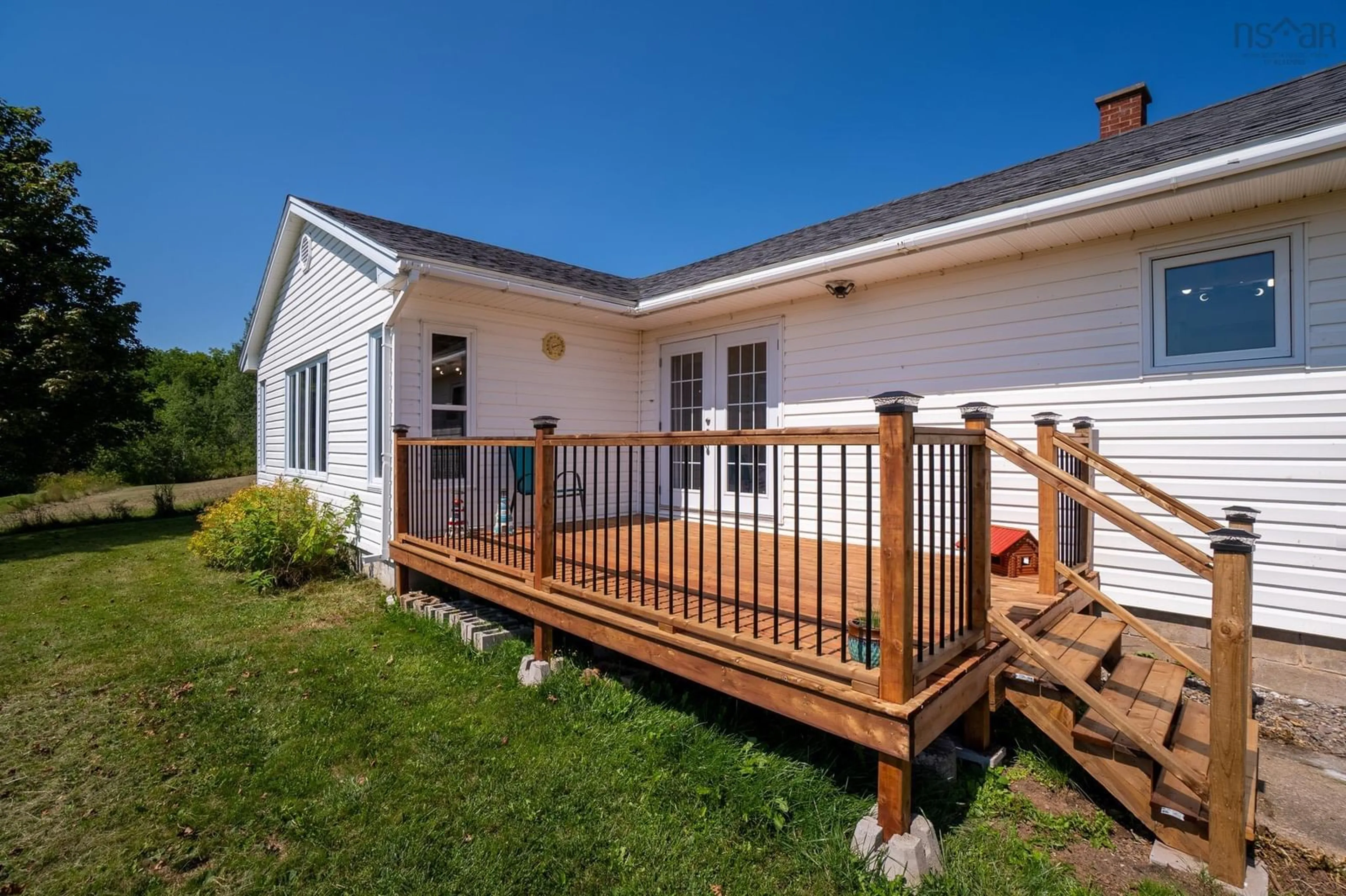 Home with vinyl exterior material, unknown for 6055 Highway 12, North Alton Nova Scotia B4N 3V8