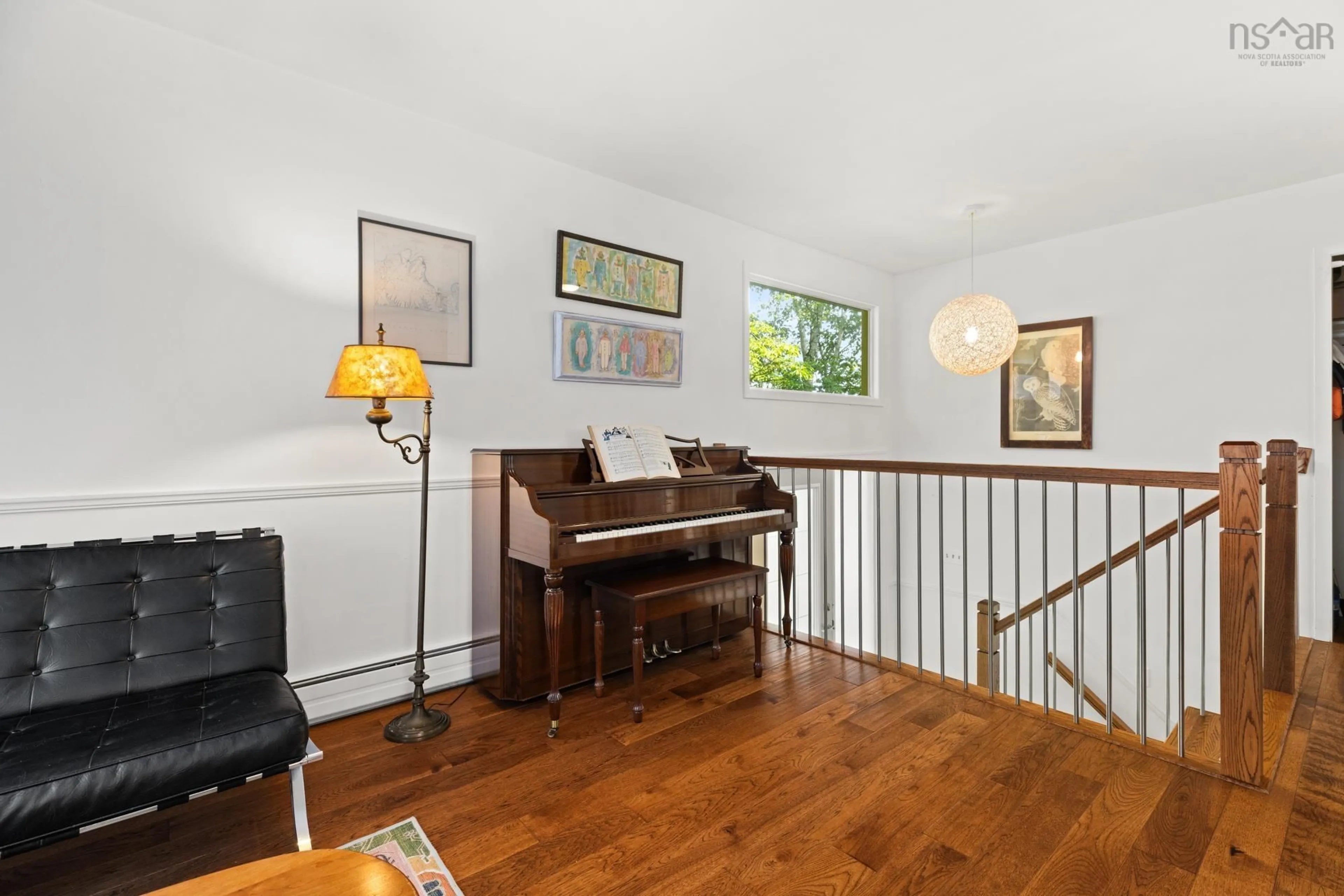 Indoor foyer for 20 Kirk Rd, Halifax Nova Scotia B3P 1A7