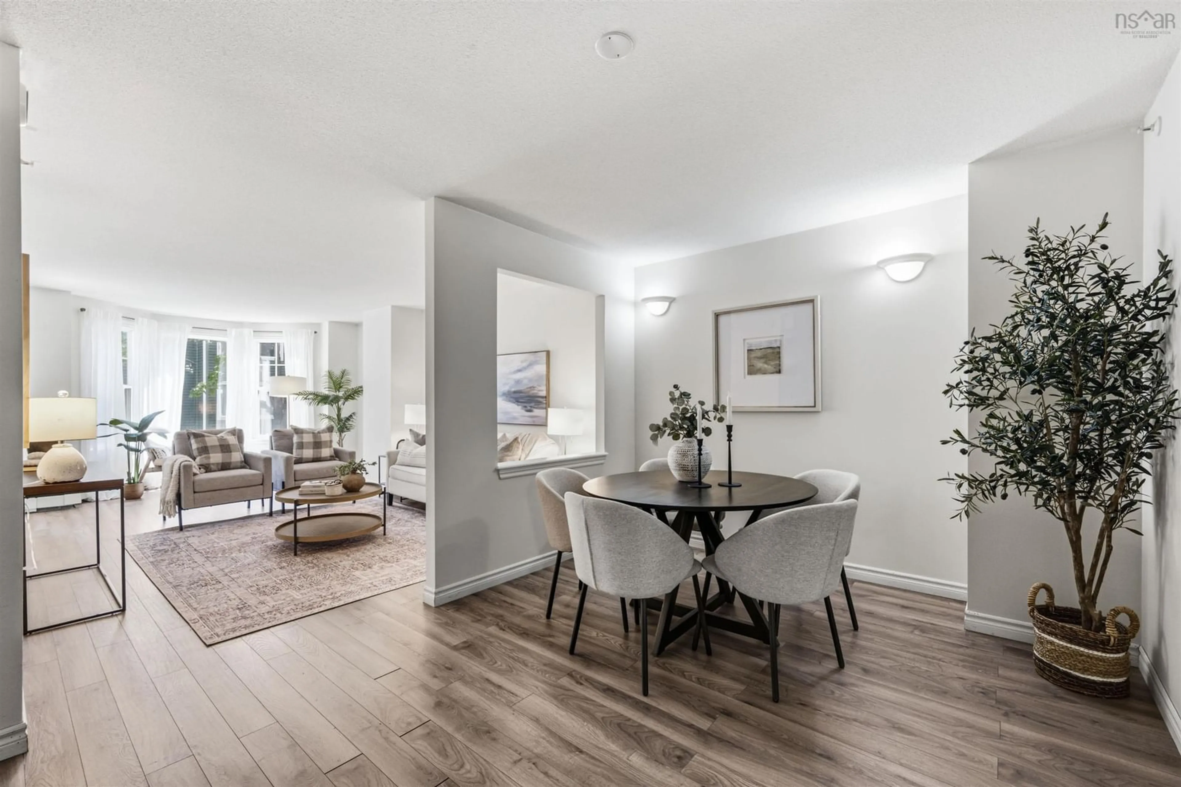 Dining room, wood/laminate floor for 1041 Wellington St #210, Halifax Nova Scotia B3H 4P5