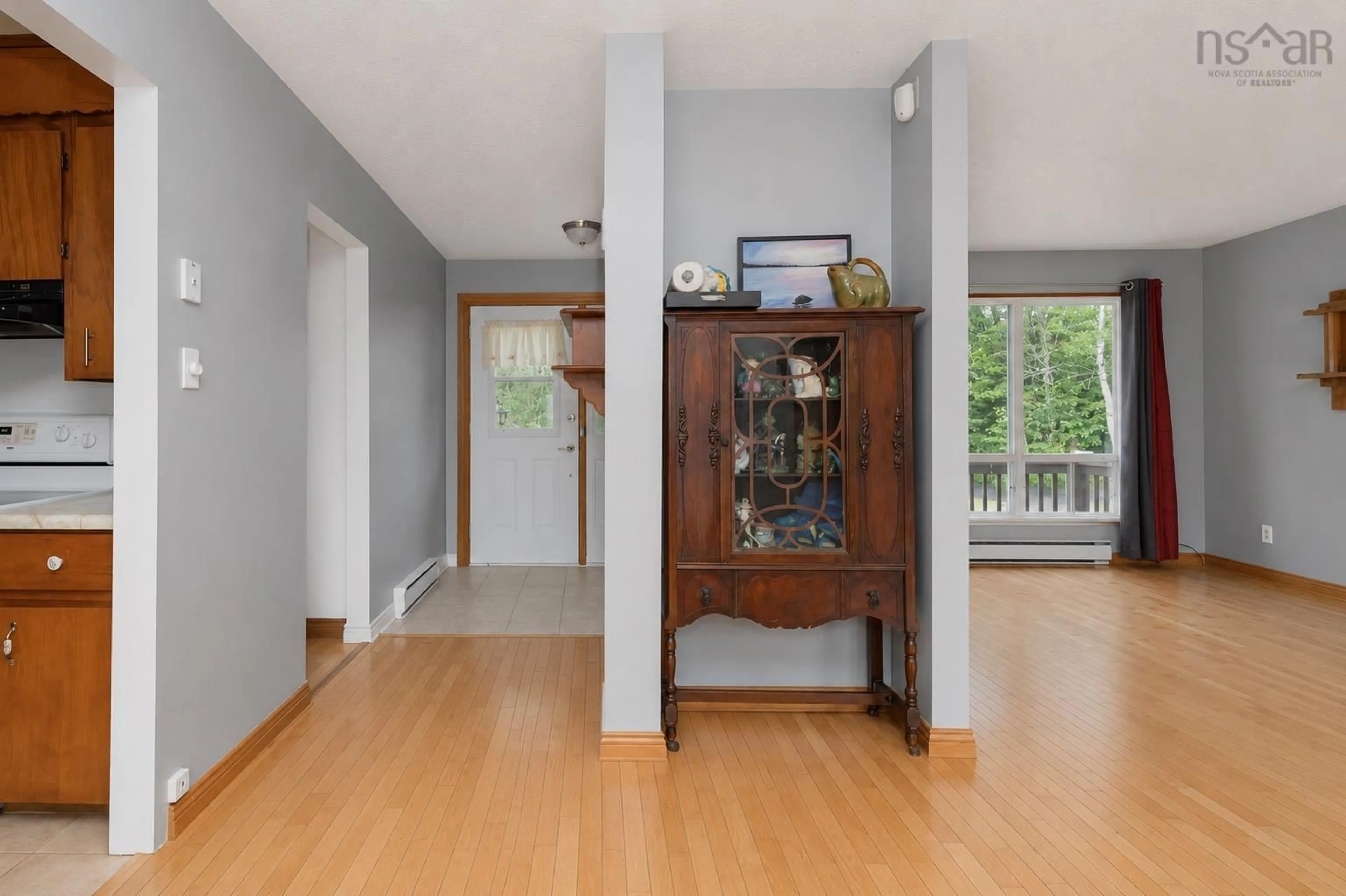 Indoor foyer for 830 Caribou Marsh Rd, Caribou Marsh Nova Scotia B1M 1B4