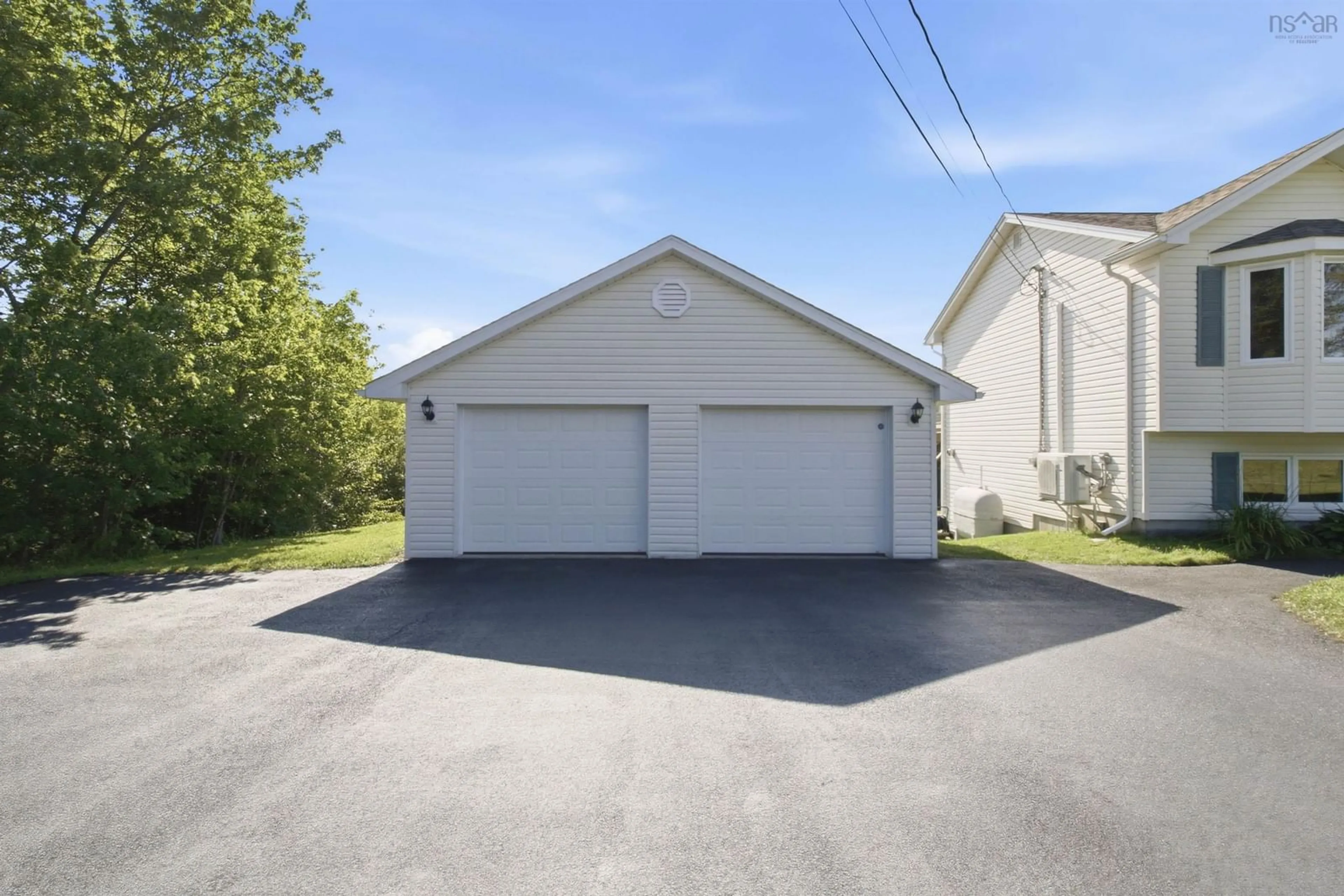 Indoor garage for 150 Lindforest Crt, Middle Sackville Nova Scotia B4E 3J2