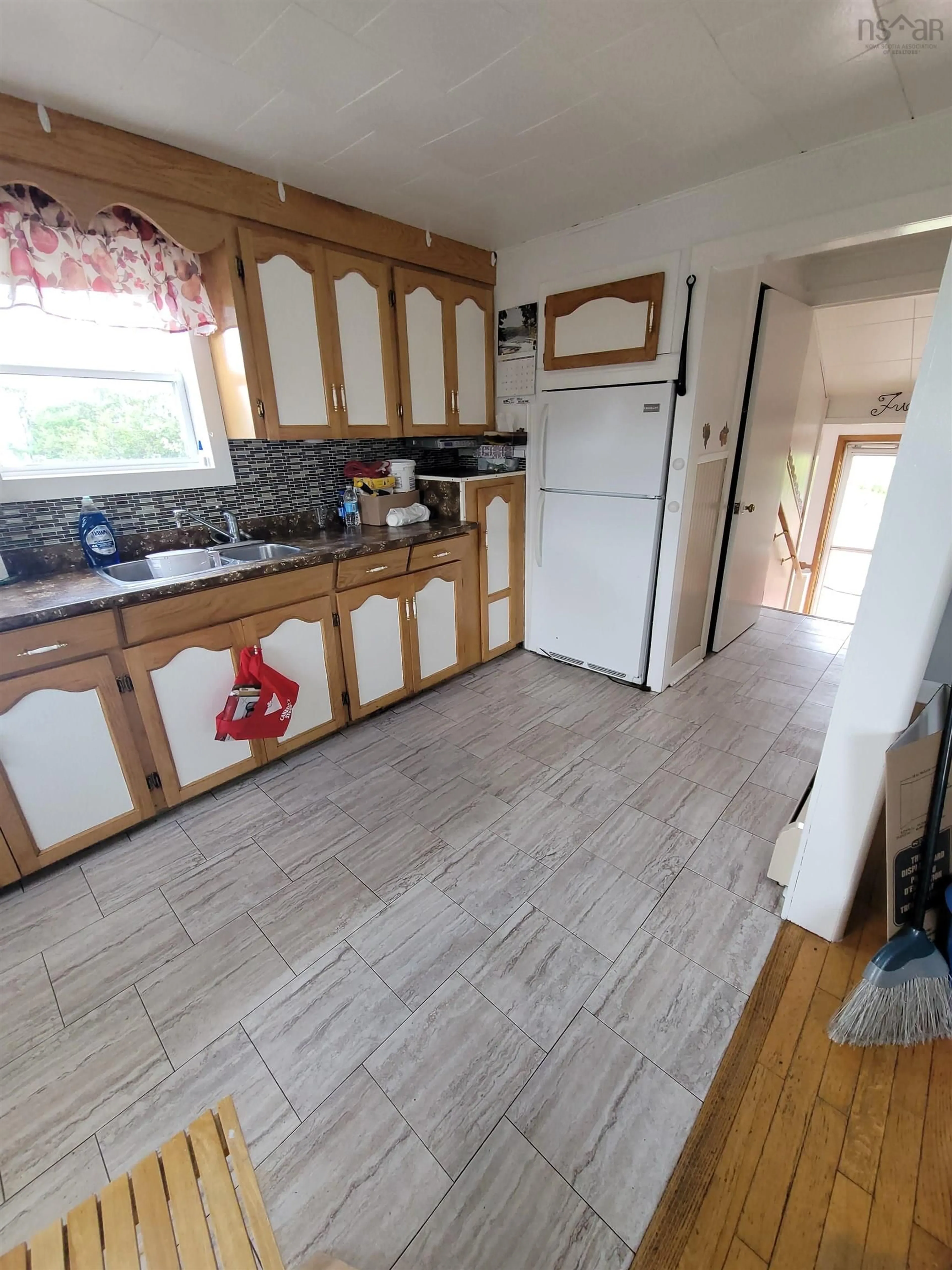 Standard kitchen, unknown for 2 Davis St, Glace Bay Nova Scotia B1A 5G8