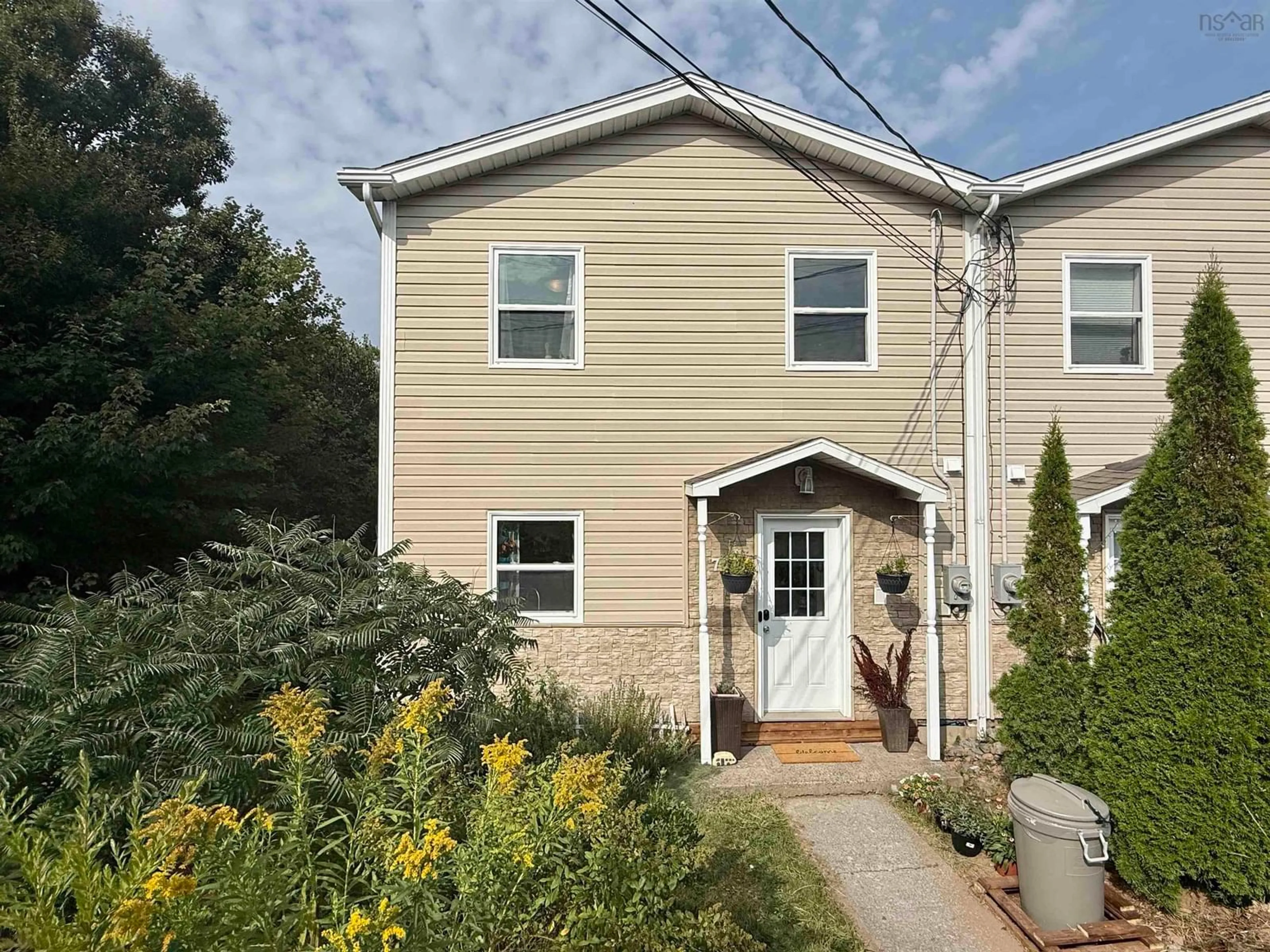 Home with vinyl exterior material, street for 707 Pleasant St, Dartmouth Nova Scotia B2W 1A8