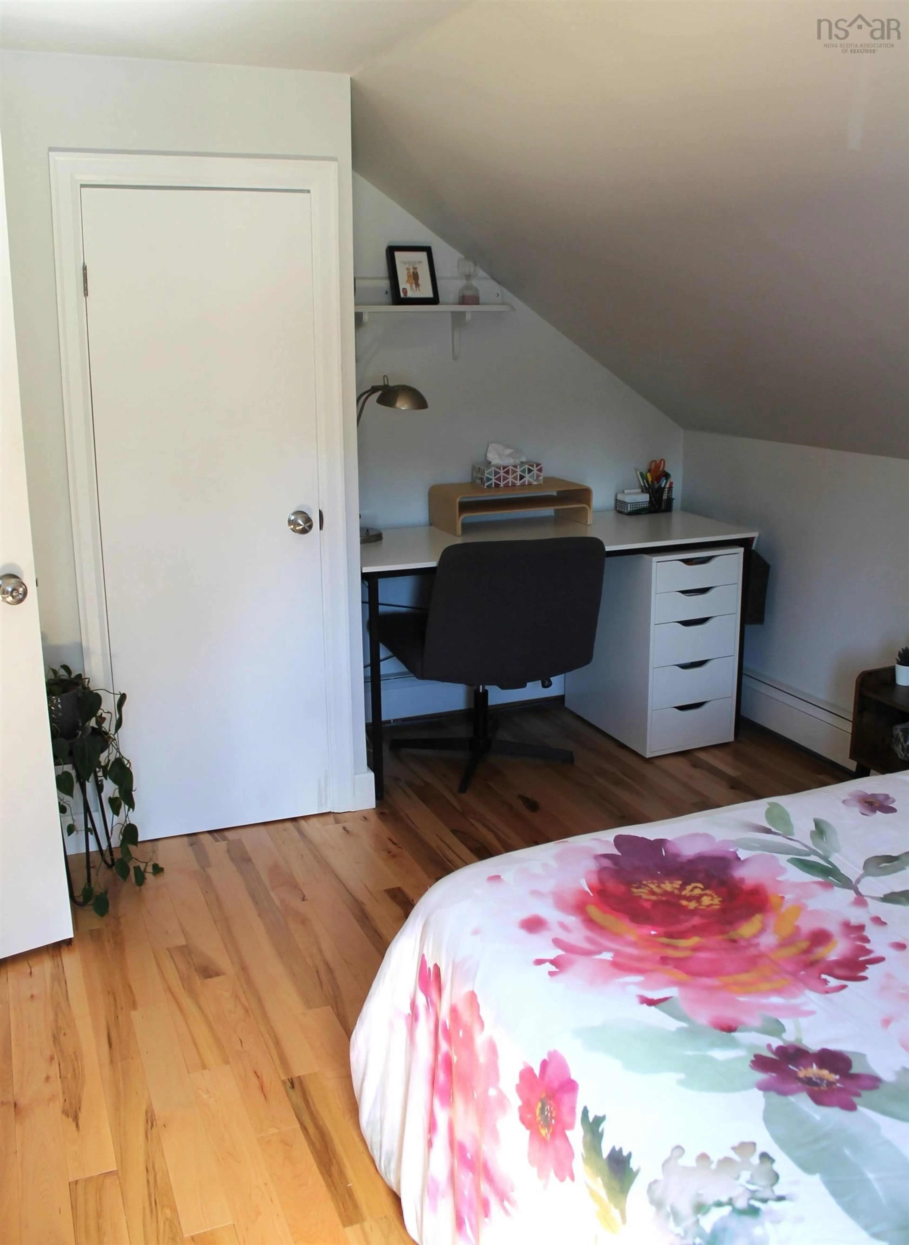 A pic of a room for 10 Town Lake Rd, Liverpool Nova Scotia B0T 1K0