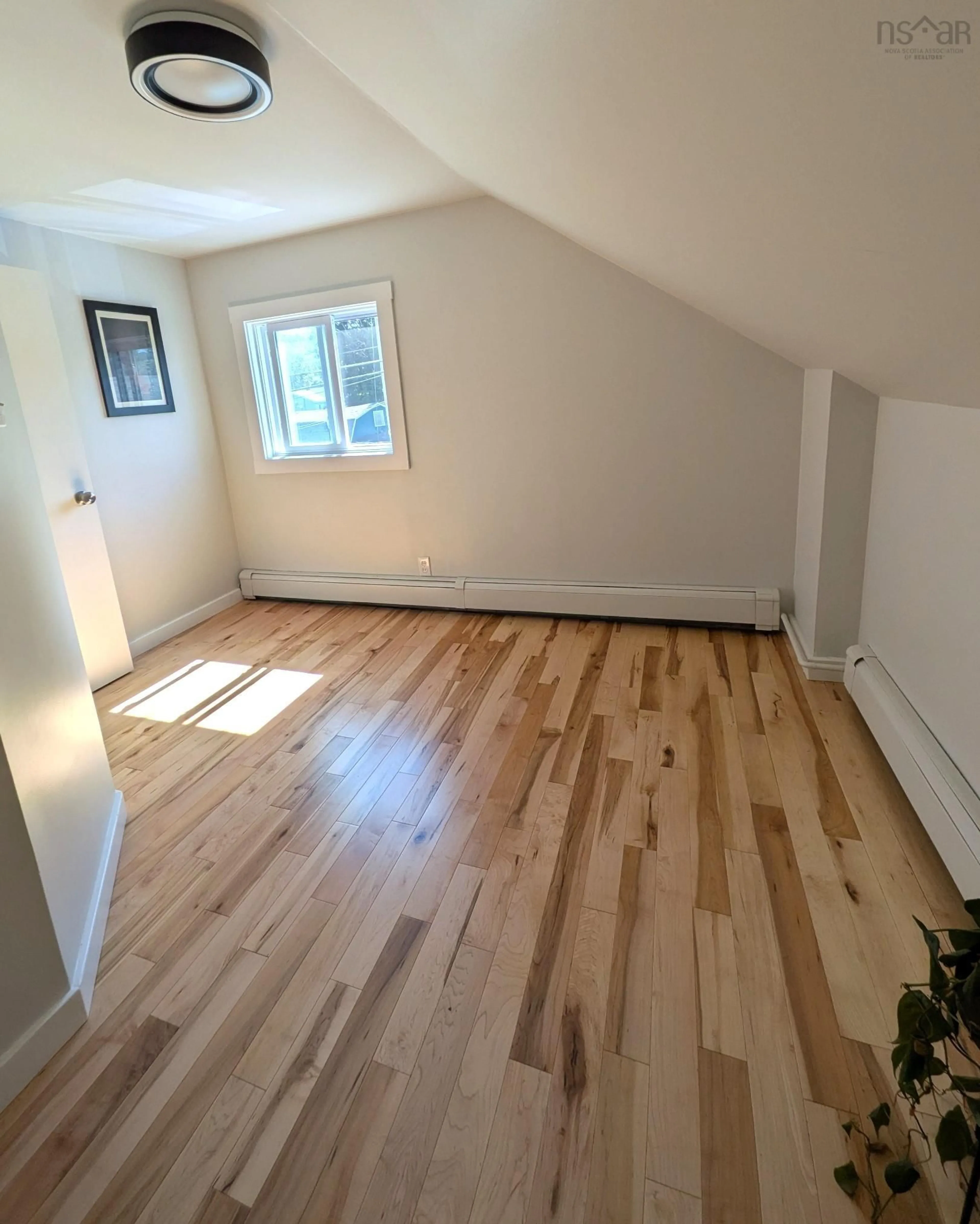 A pic of a room for 10 Town Lake Rd, Liverpool Nova Scotia B0T 1K0