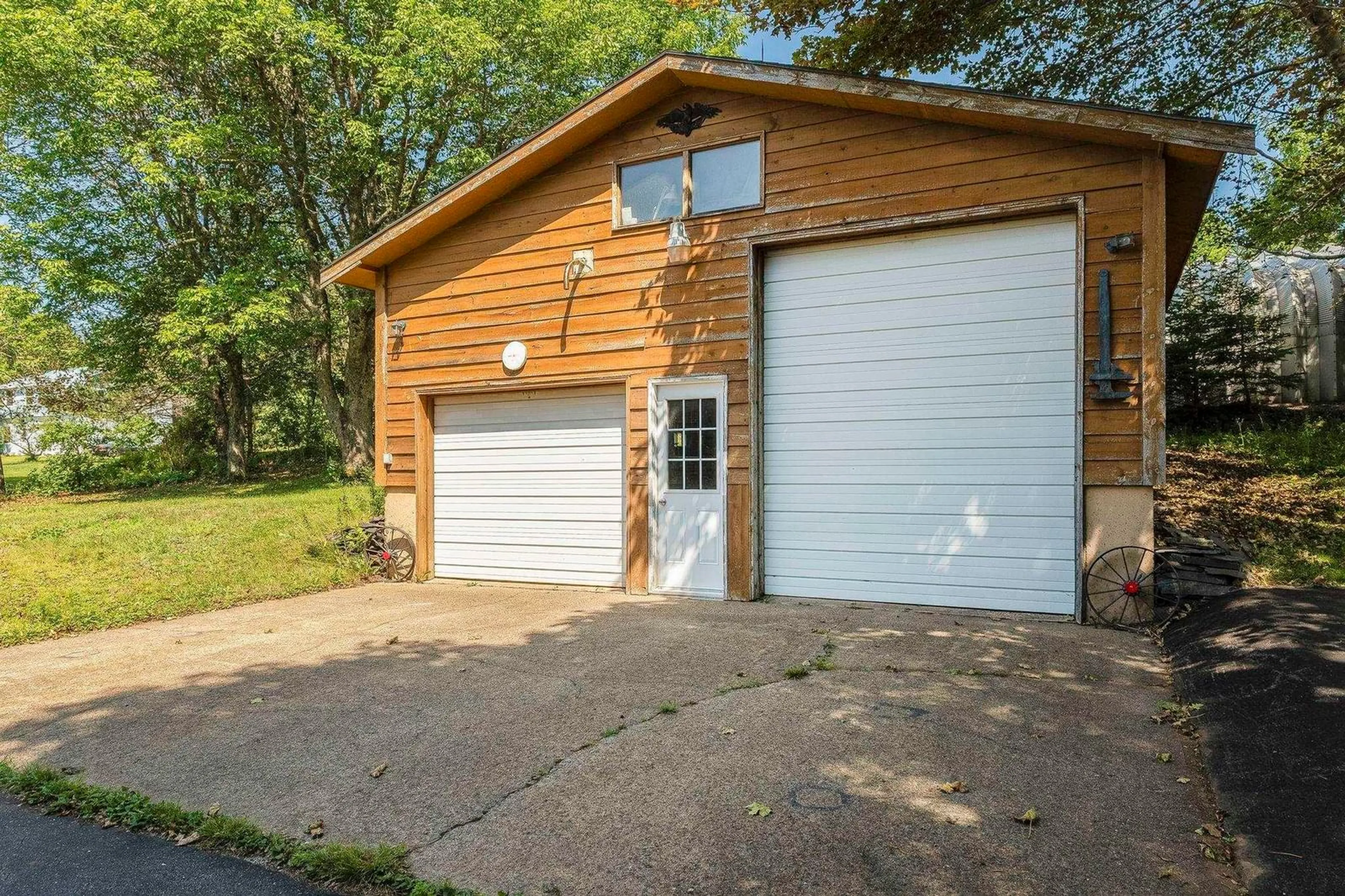 Indoor garage for 809 Brow Of Mountain Rd, Centreville Nova Scotia B0P 1J0