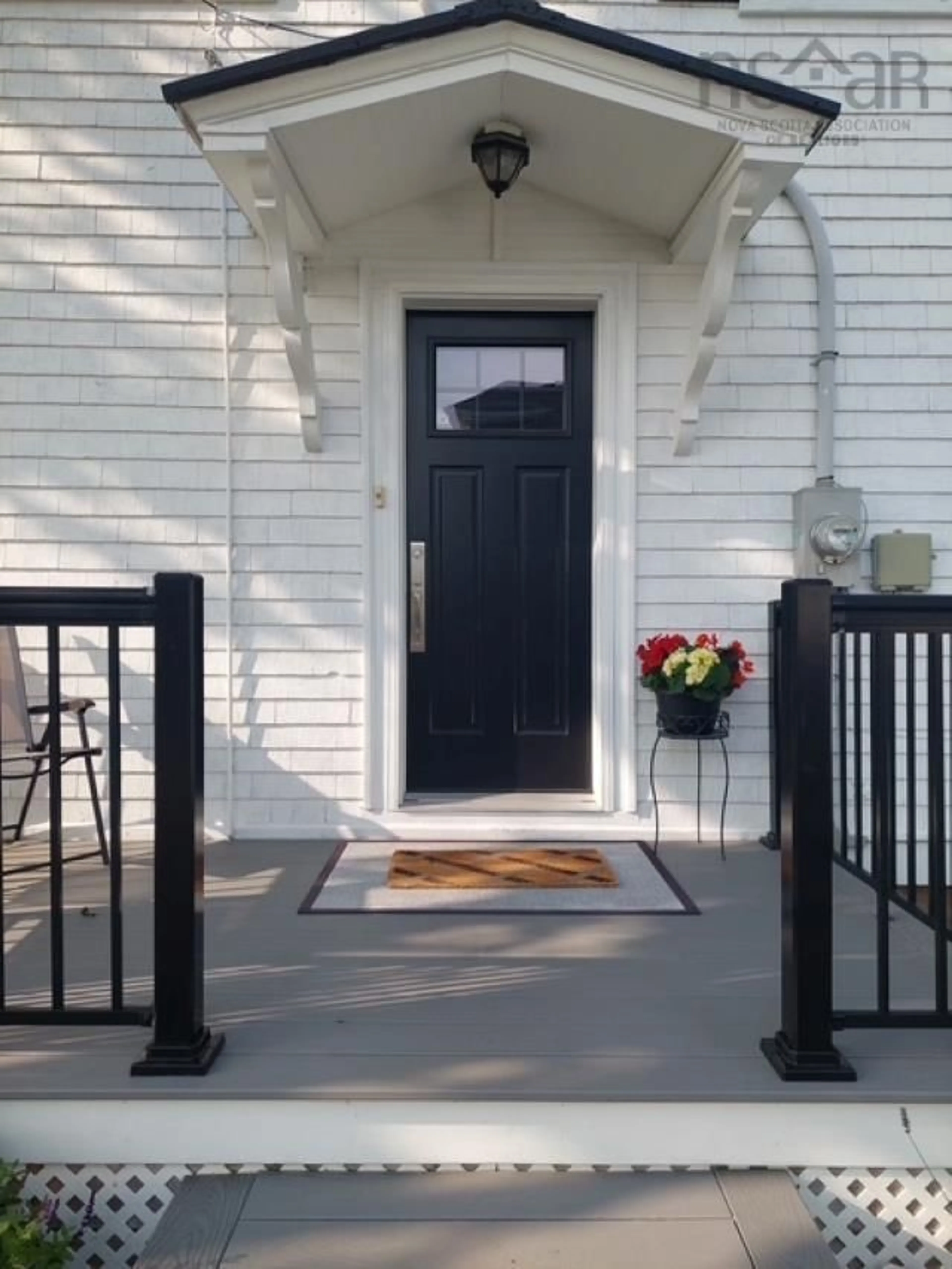 Indoor entryway for 86 Queen St, Truro Nova Scotia B2N 2B3