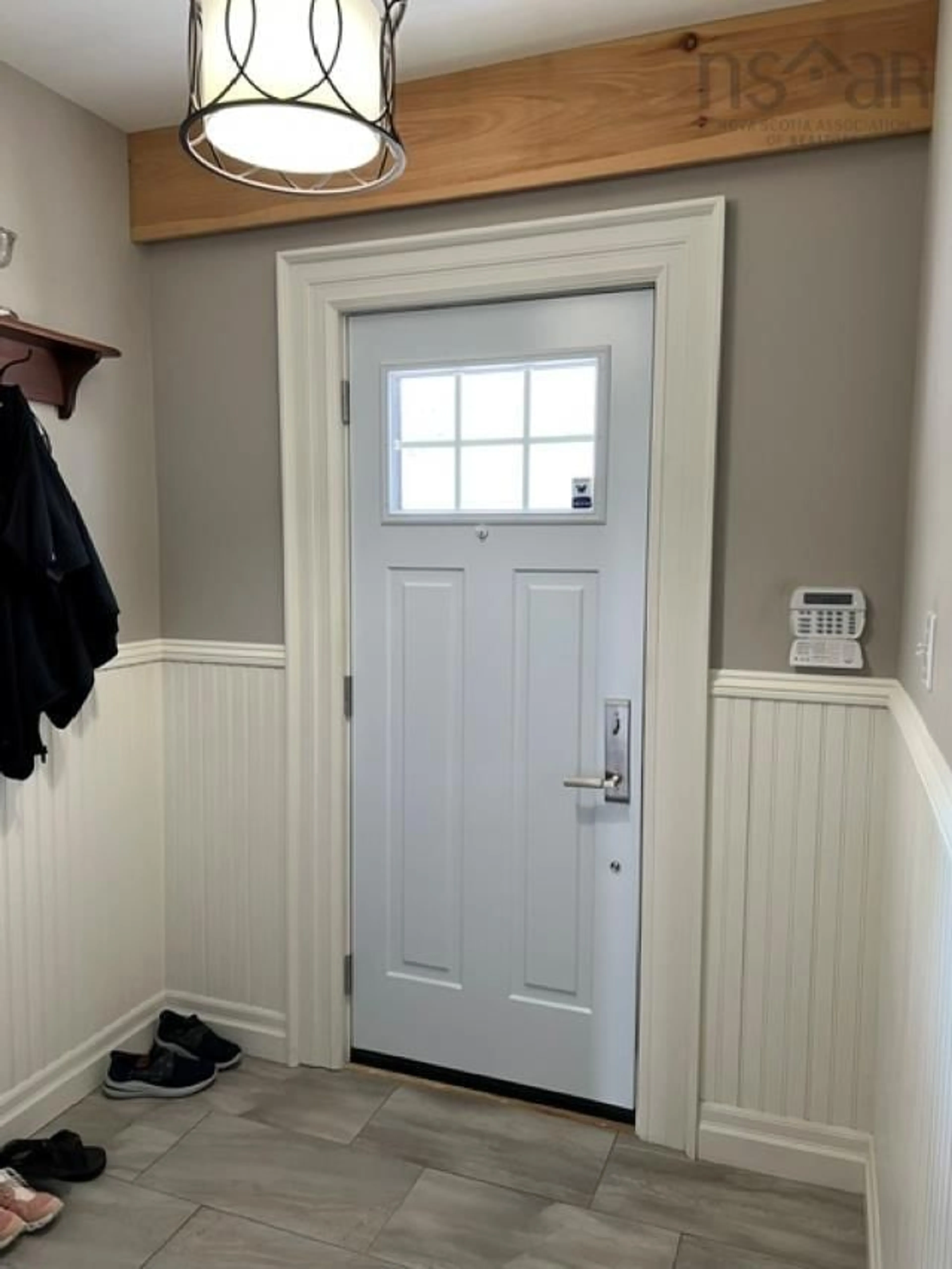 Indoor entryway for 86 Queen St, Truro Nova Scotia B2N 2B3