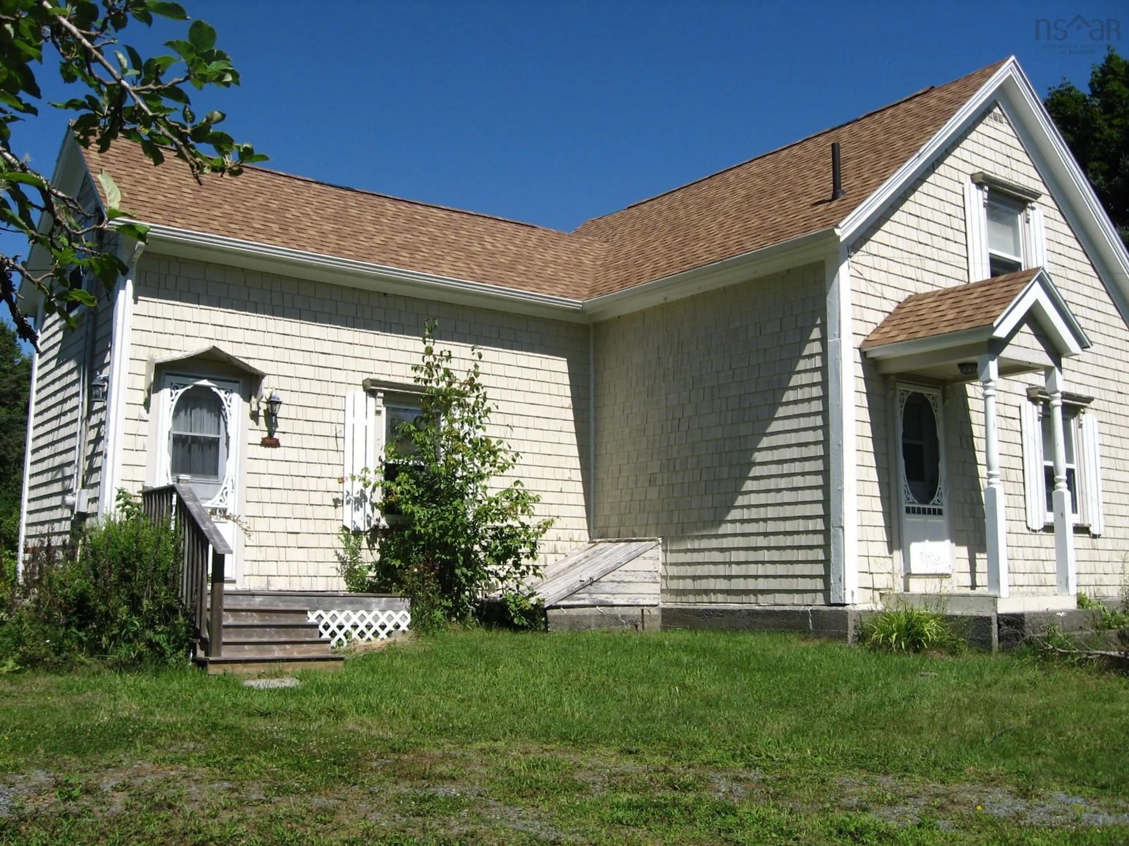 Home with vinyl exterior material, building for 117 Silver Rock Dr, Hunt's Point Nova Scotia B0T 1G0