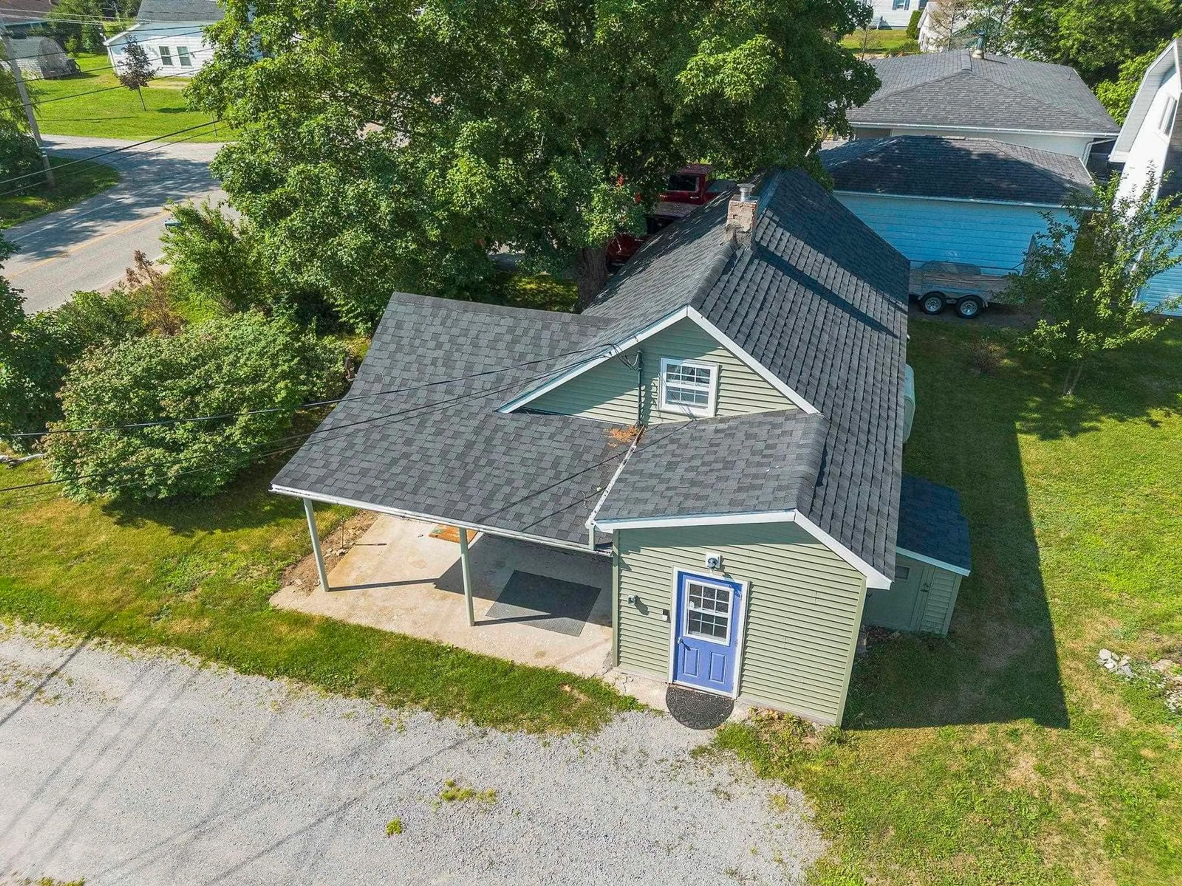 A pic from outside/outdoor area/front of a property/back of a property/a pic from drone, street for 8801 201 Hwy, Nictaux Nova Scotia B0S 1P0