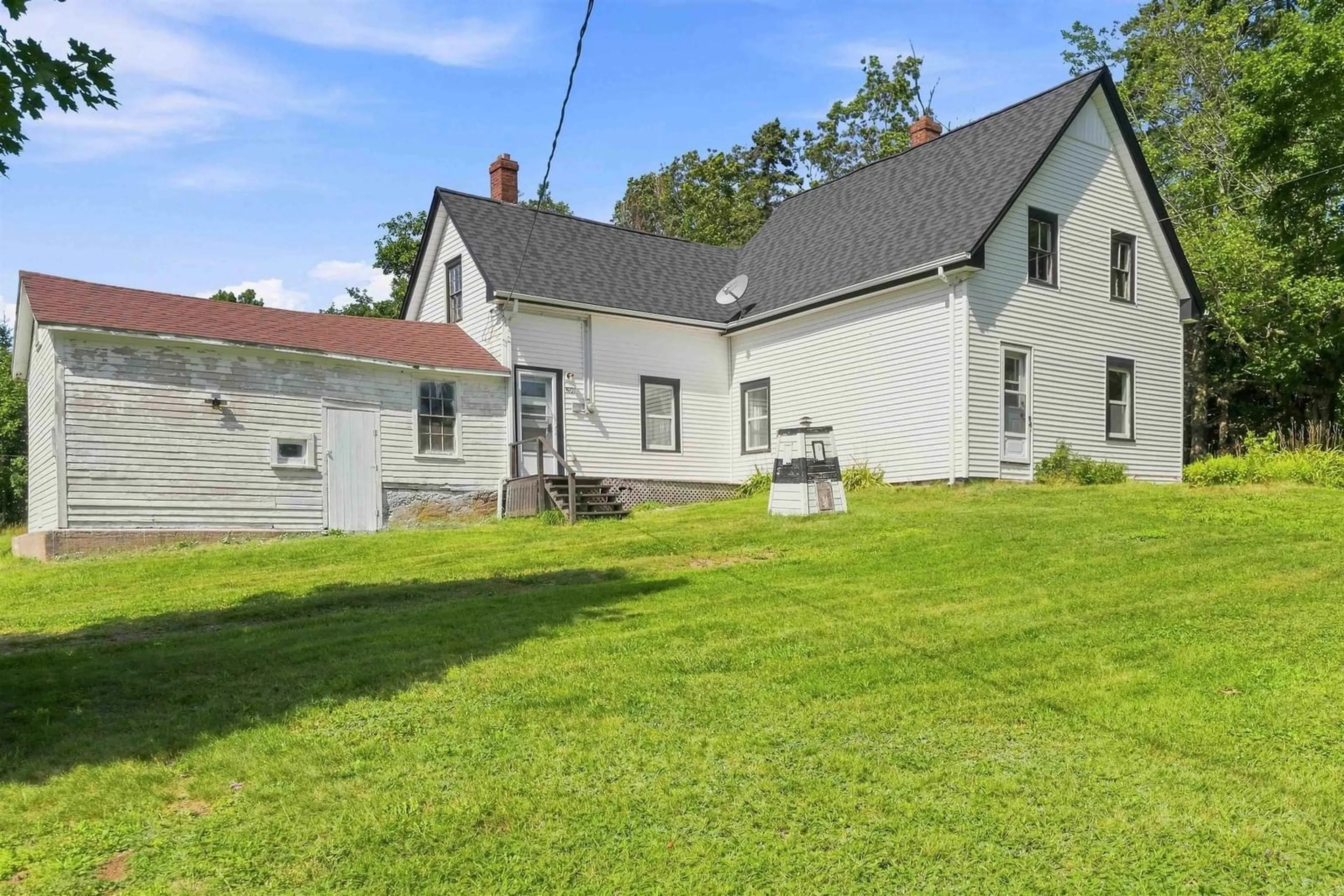 A pic from outside/outdoor area/front of a property/back of a property/a pic from drone, unknown for 601 Seaman St, East Margaretsville Nova Scotia B0S 1N0