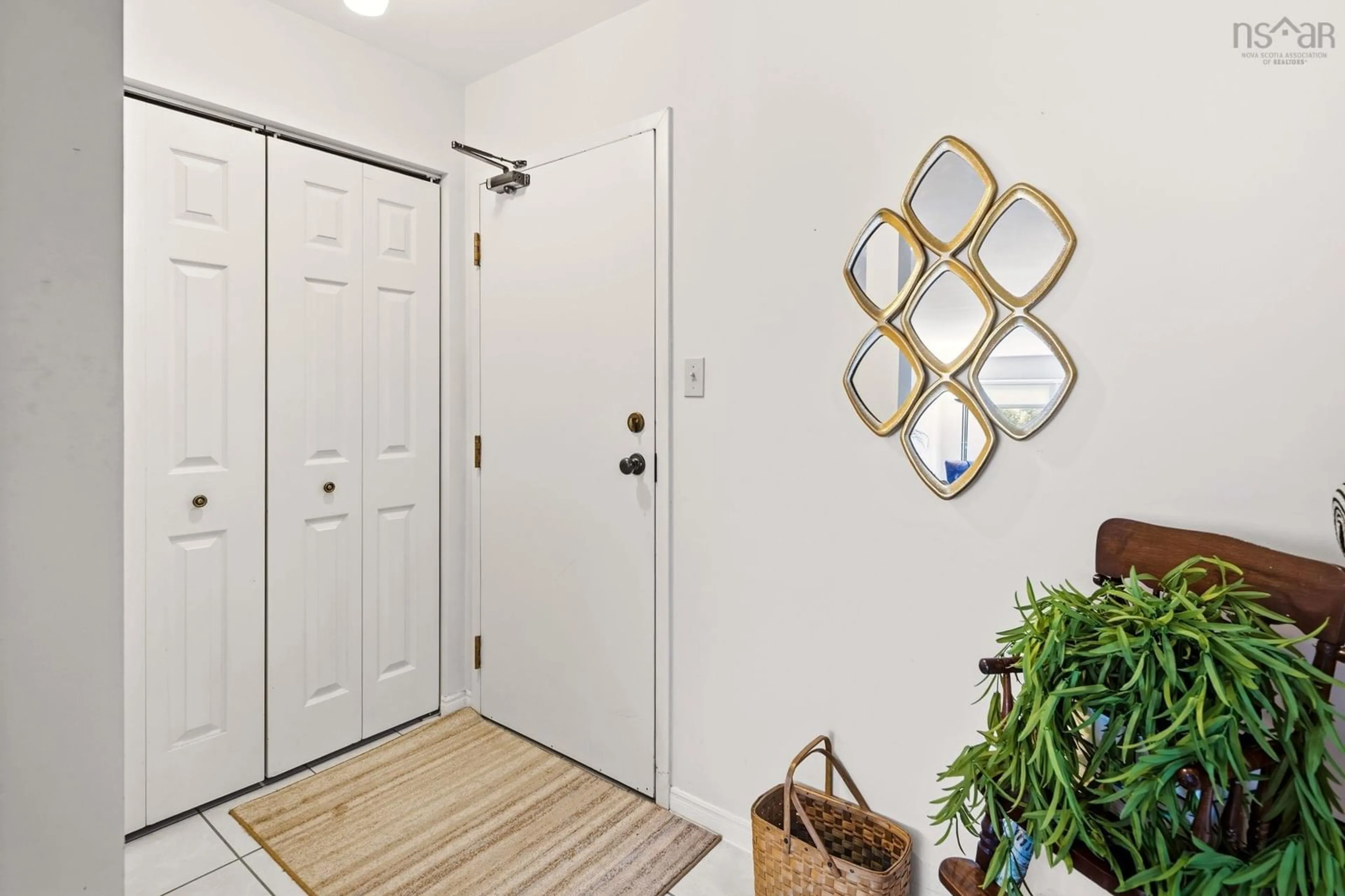 Indoor entryway for 93 Kearney Lake Rd #406, Kearney Lake Nova Scotia B3M 4E7