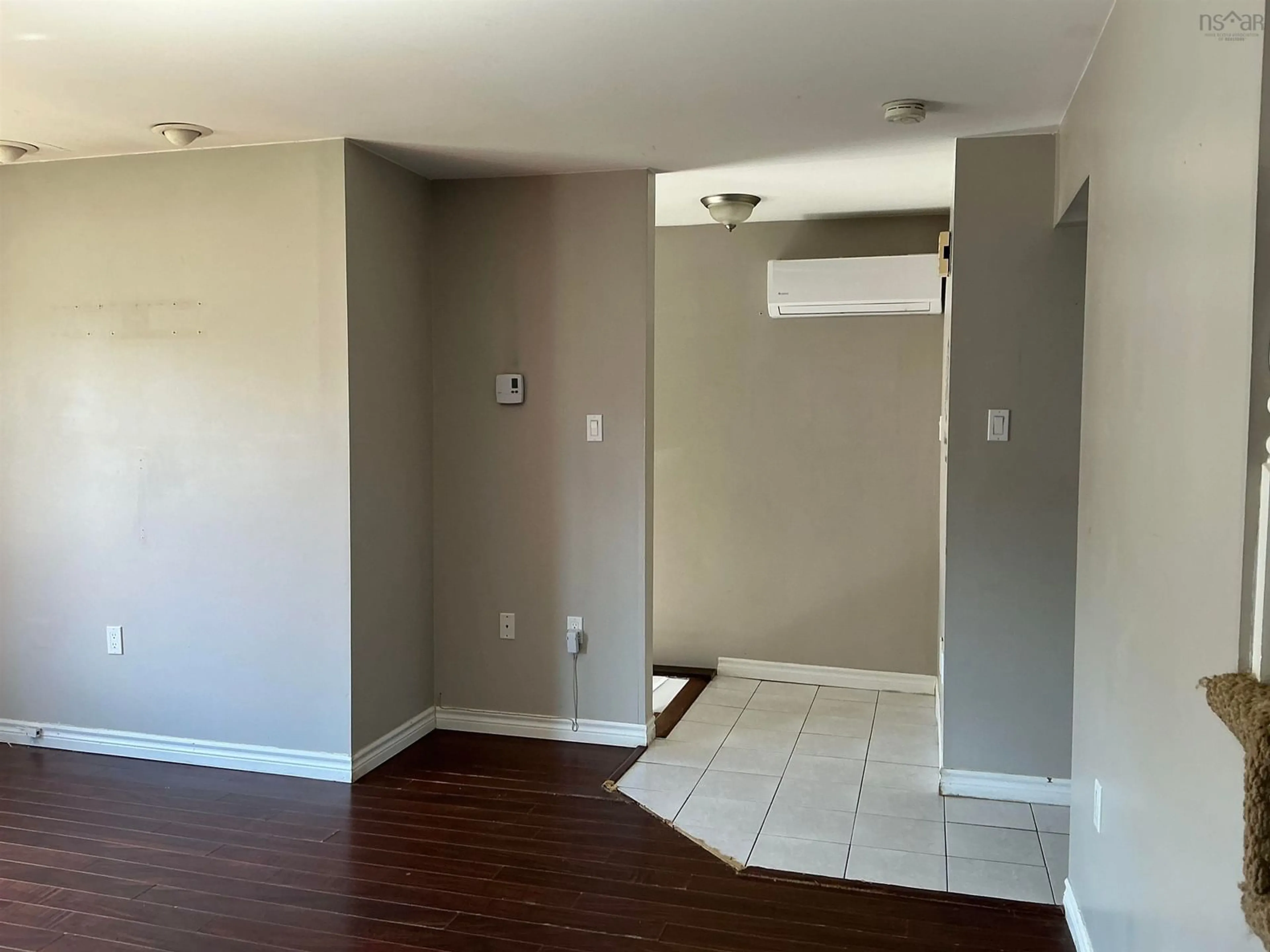 A pic of a room for 17 Oakwood, Dartmouth Nova Scotia B2W 5P8