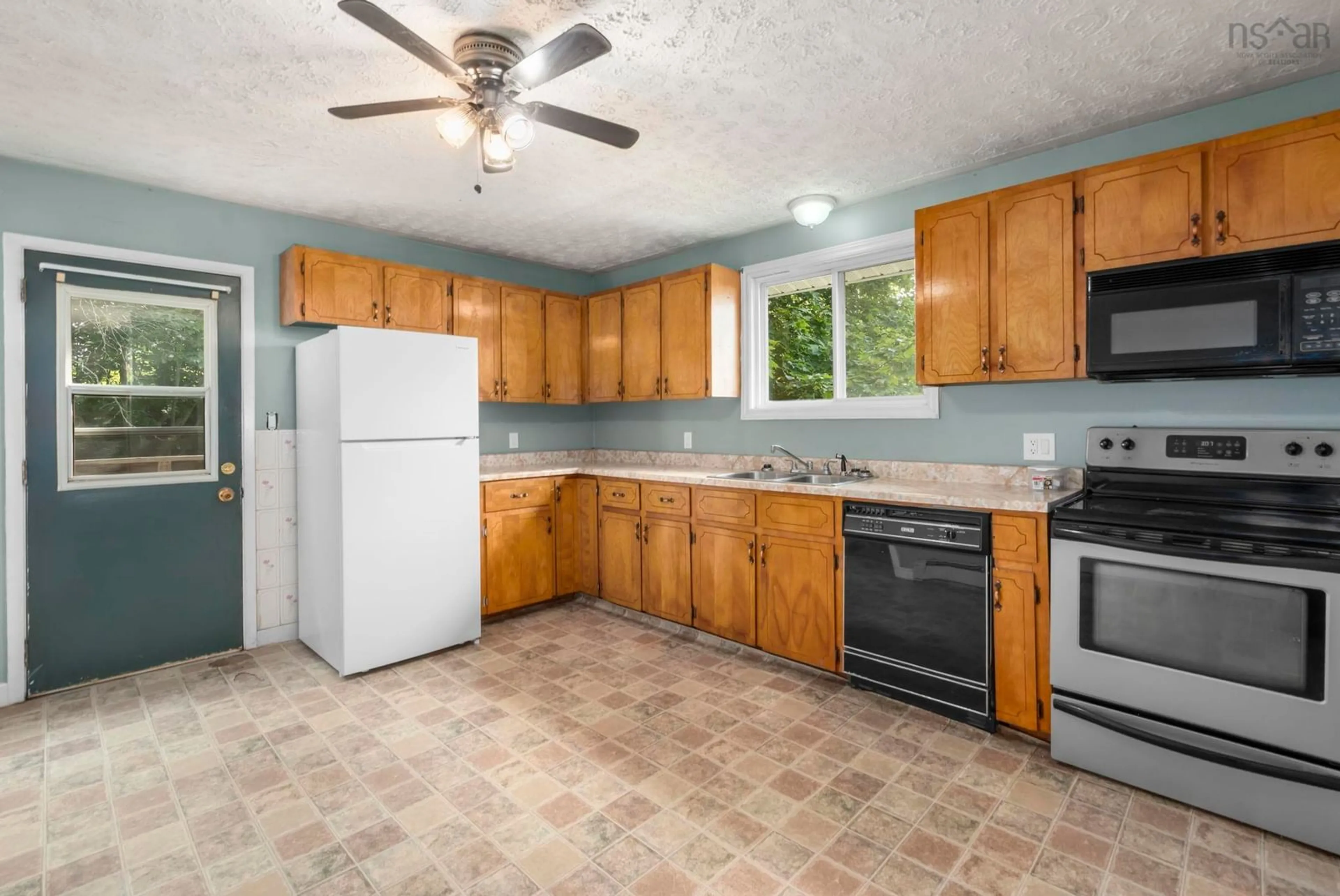 Standard kitchen, unknown for 1550 Highway 358, Port Williams Nova Scotia B0P 1T0