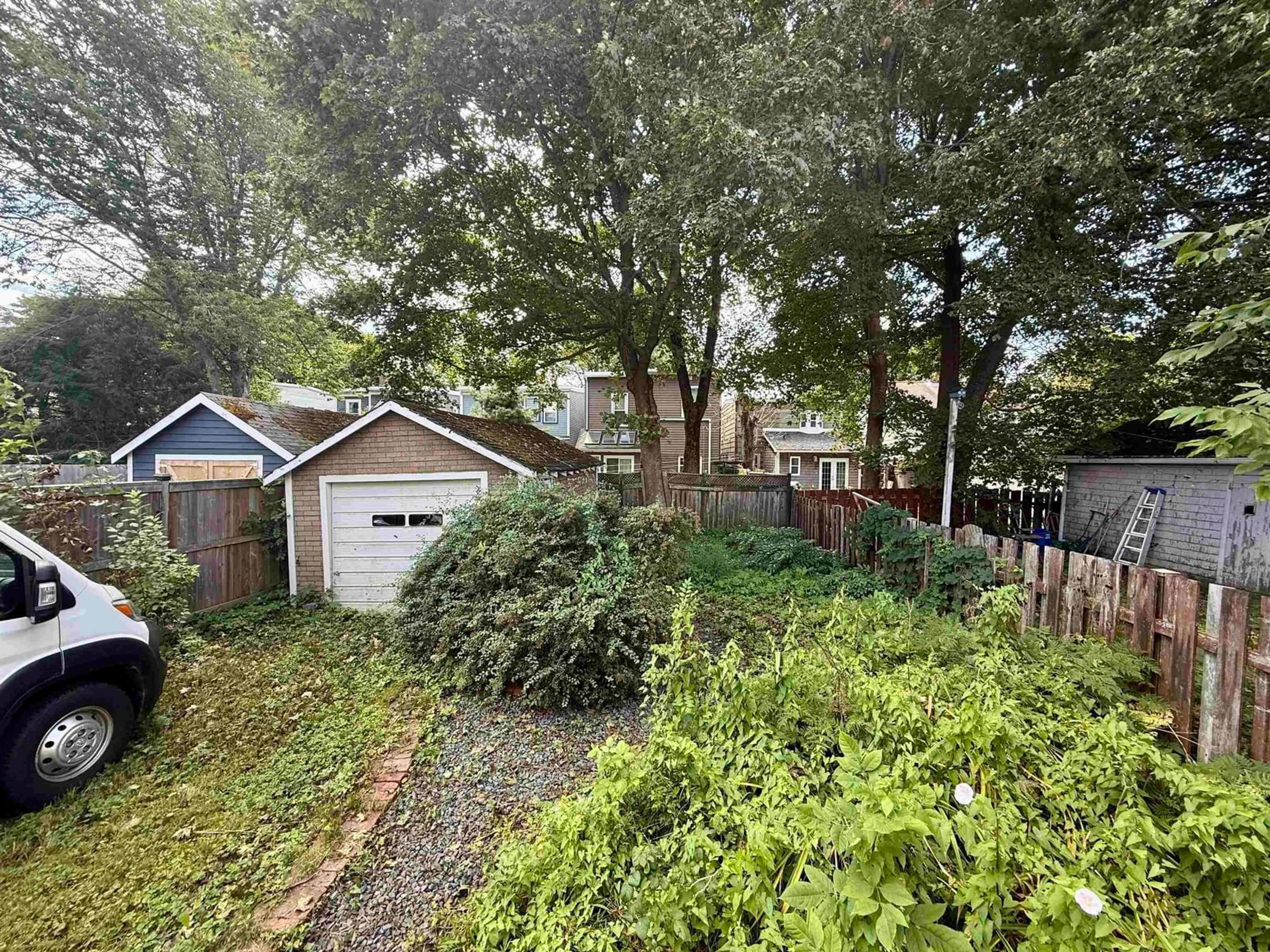 A pic from outside/outdoor area/front of a property/back of a property/a pic from drone, street for 6312 Chebucto Rd, Halifax Nova Scotia B3L 1K8