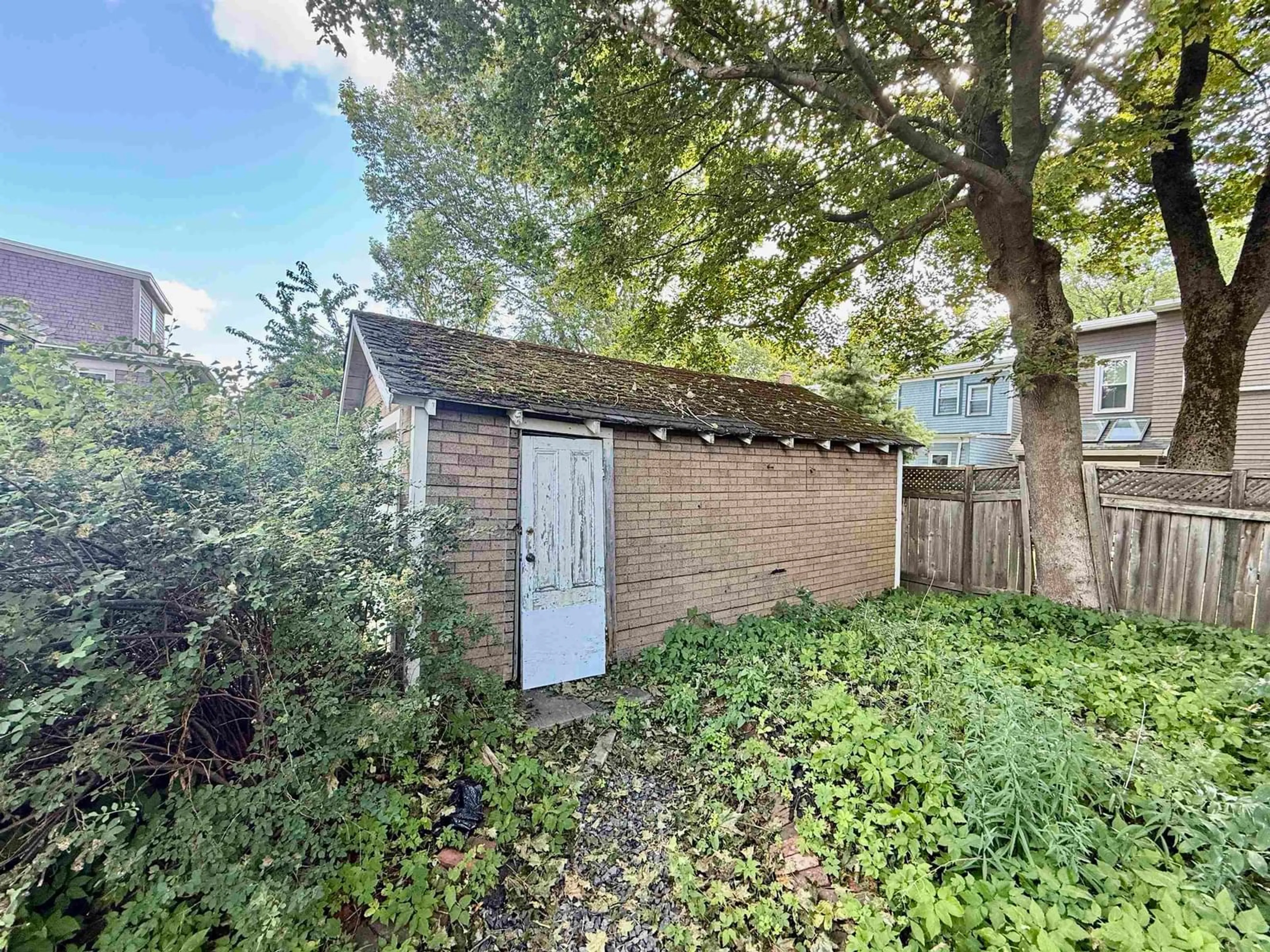 Shed for 6312 Chebucto Rd, Halifax Nova Scotia B3L 1K8