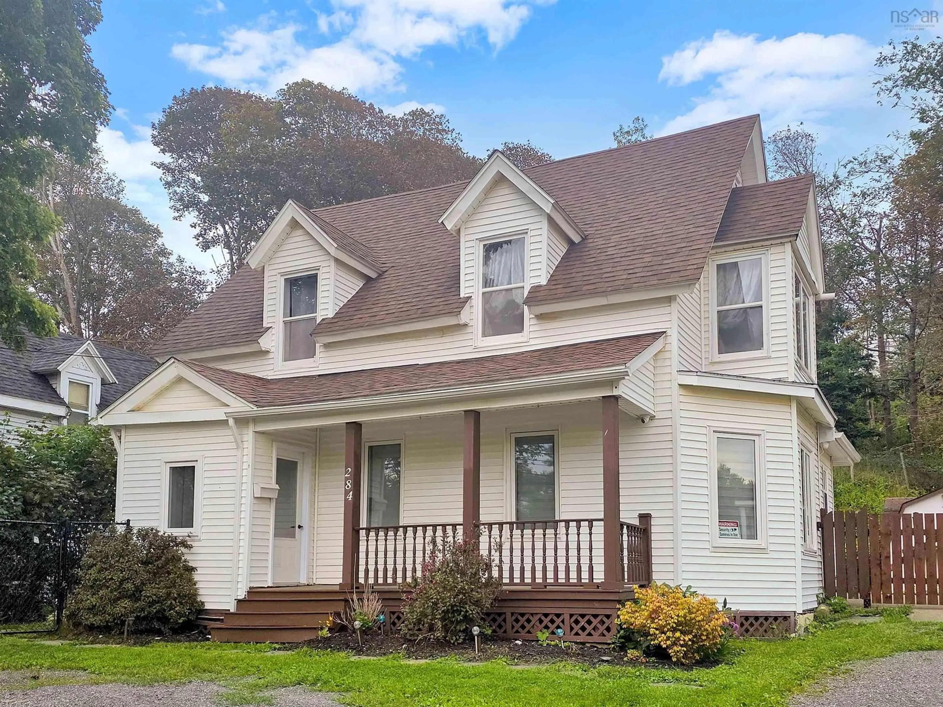 Home with vinyl exterior material, street for 284 North Provost St, New Glasgow Nova Scotia B2H 2P1