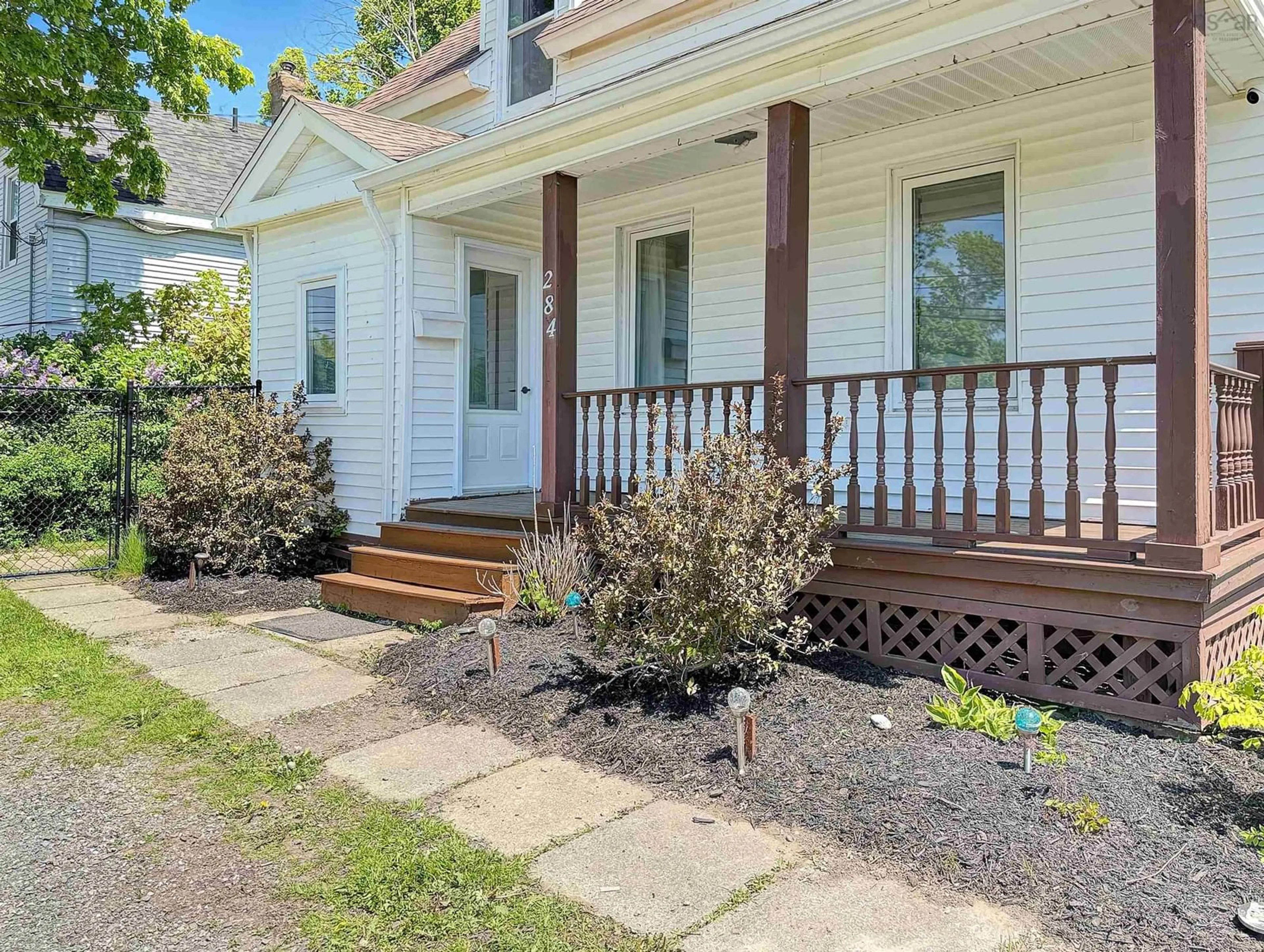 Unknown for 284 North Provost St, New Glasgow Nova Scotia B2H 2P1