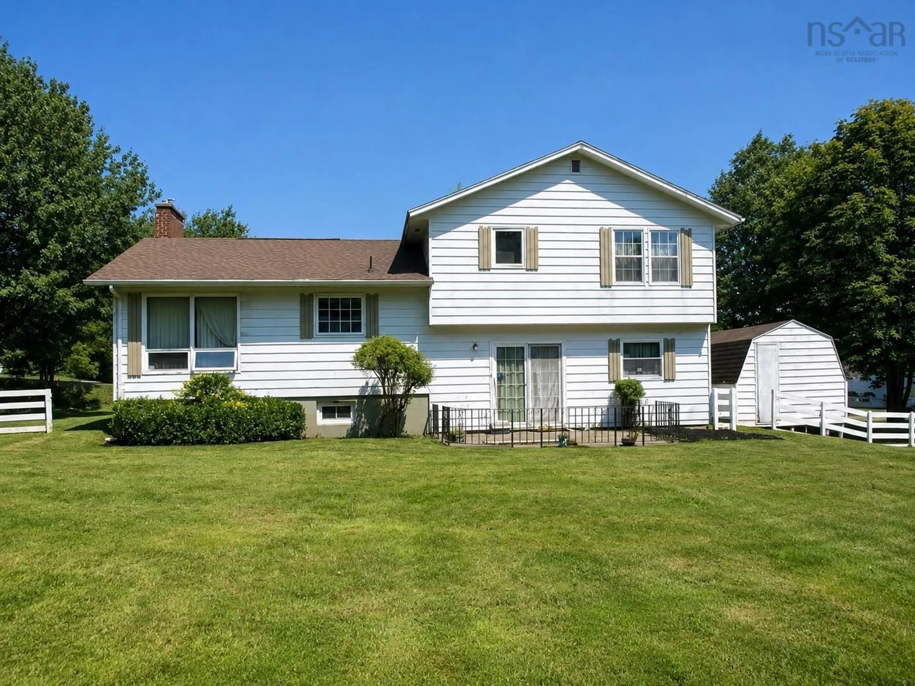 Home with vinyl exterior material, street for 8 Victoria Hill, Westmount Nova Scotia B1R 1P1