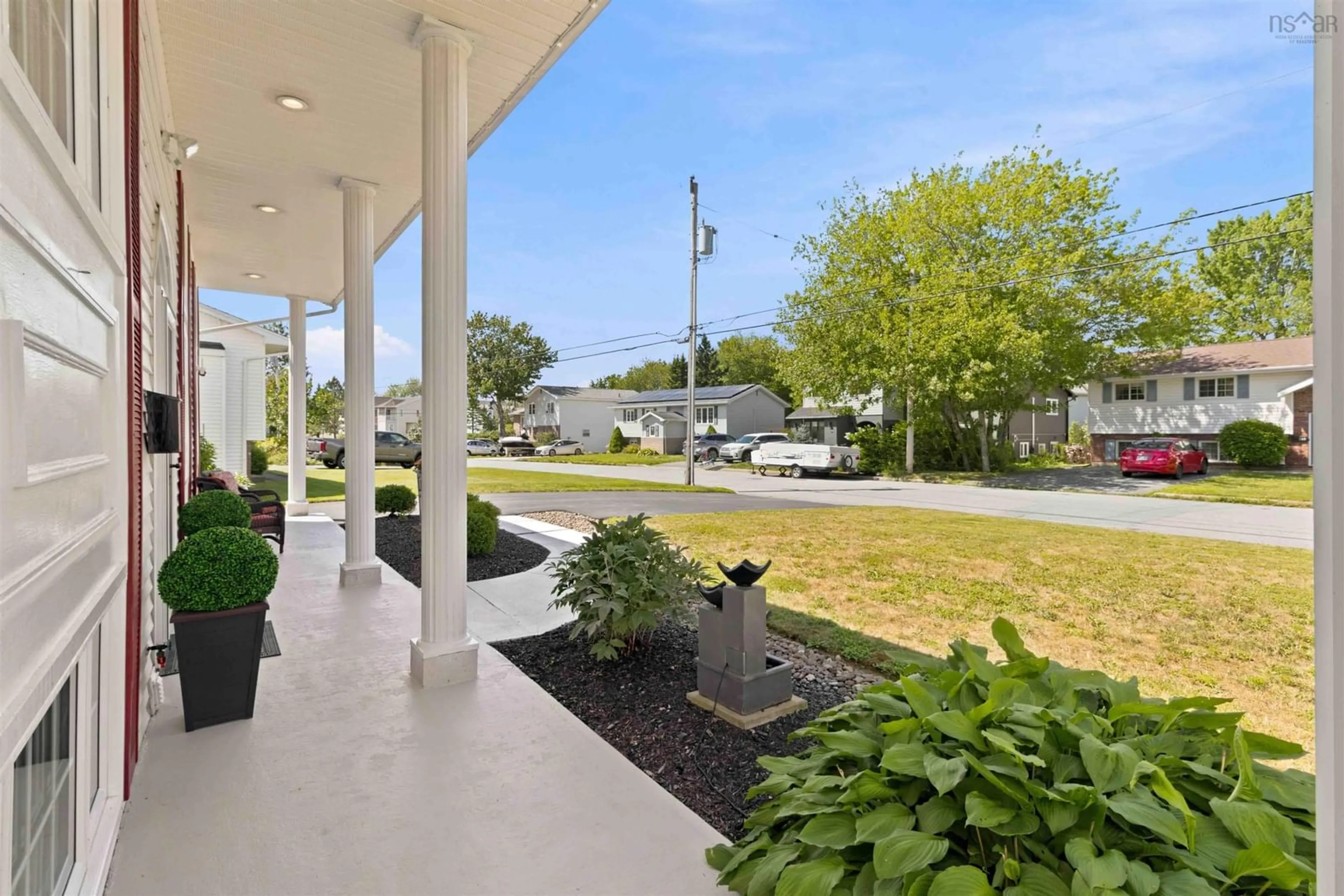 Patio, street for 18 P Thomas Dr, Dartmouth Nova Scotia B2W 6A1