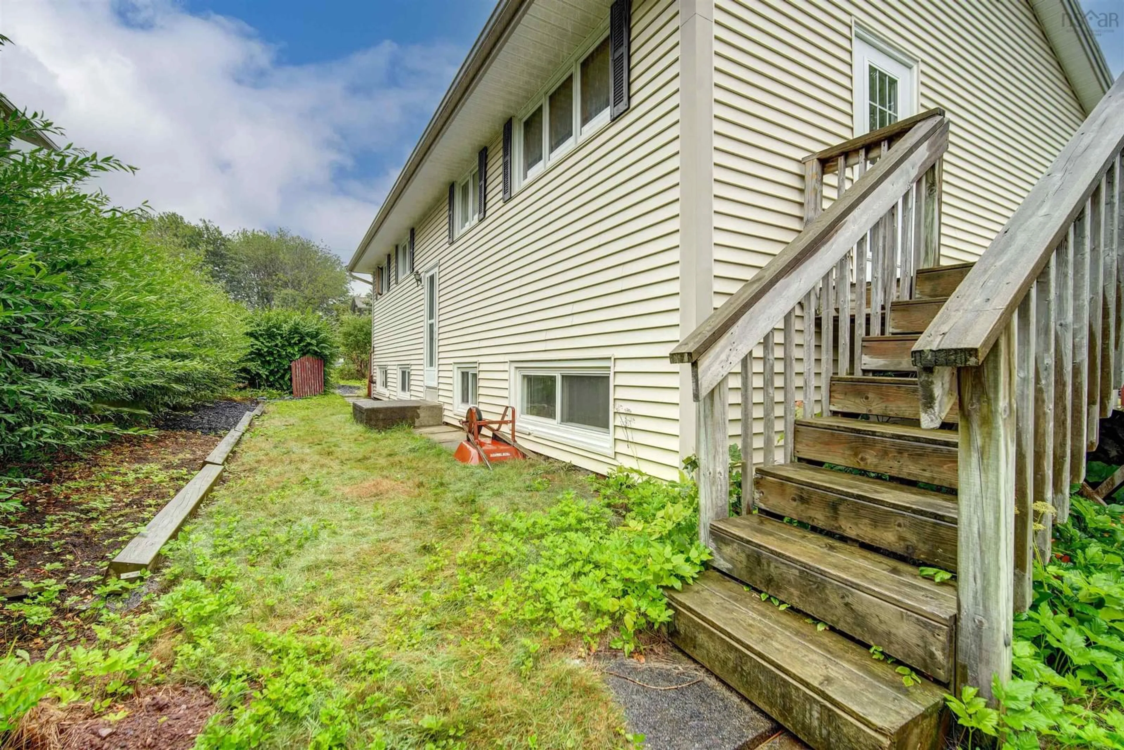 Patio, unknown for 32 Swan Cres, Halifax Nova Scotia B3M 1T6