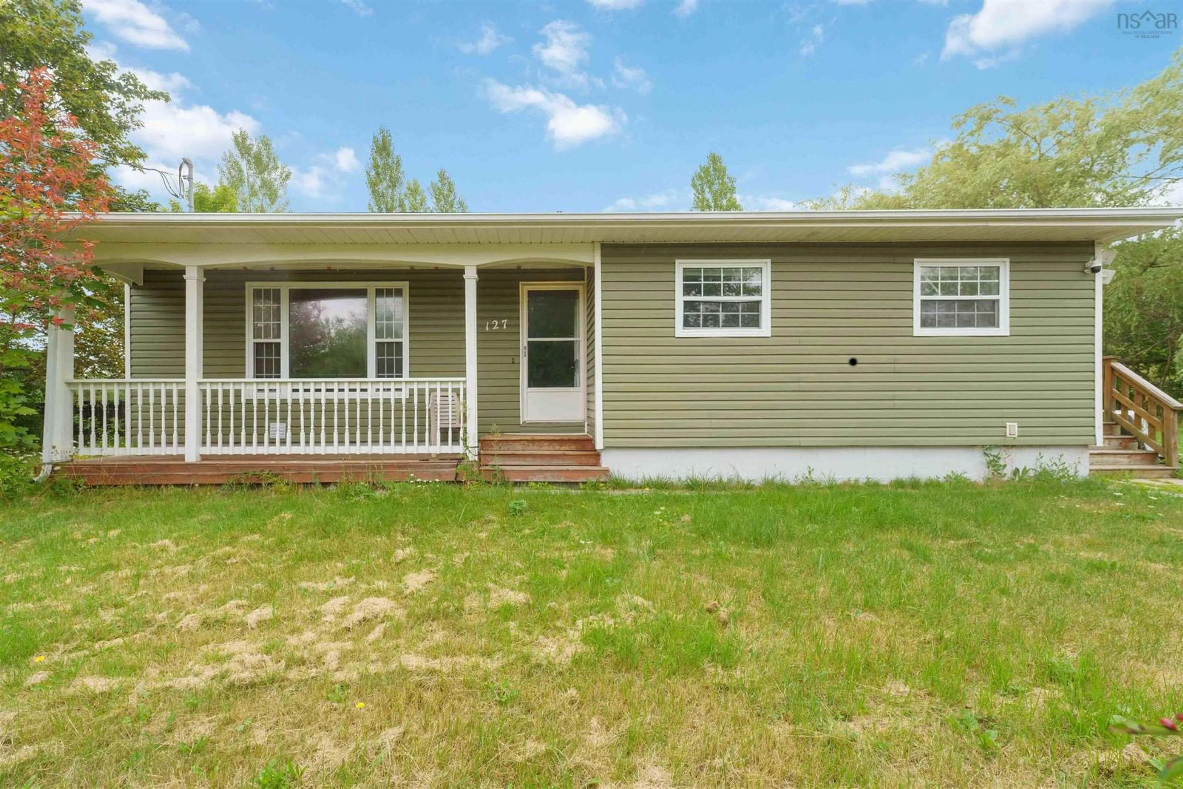 Home with vinyl exterior material, unknown for 127 Highland Ave, Wolfville Nova Scotia B4P 1Z8