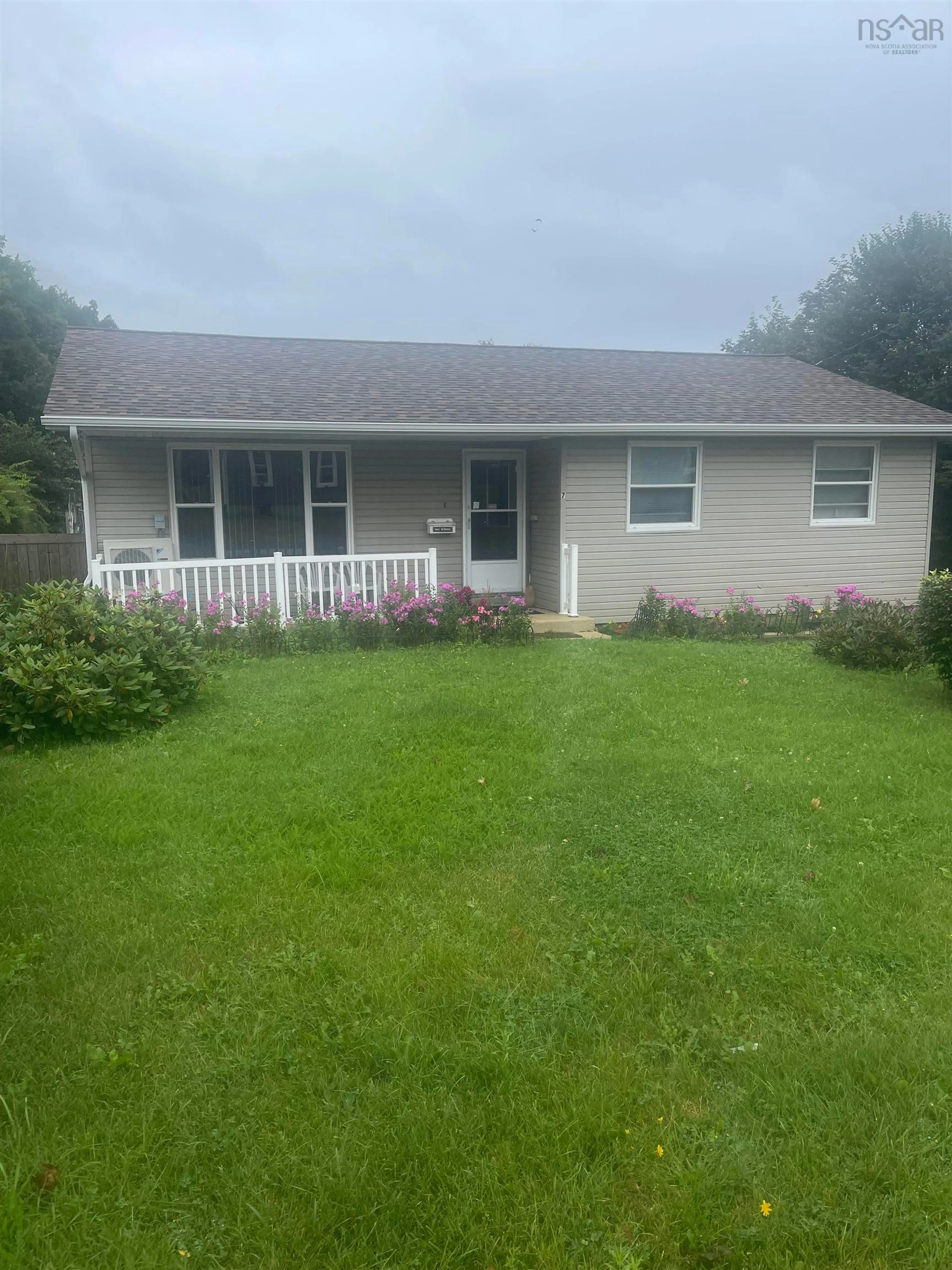 Unknown for 7 High St, North Sydney Nova Scotia B2A 2A3