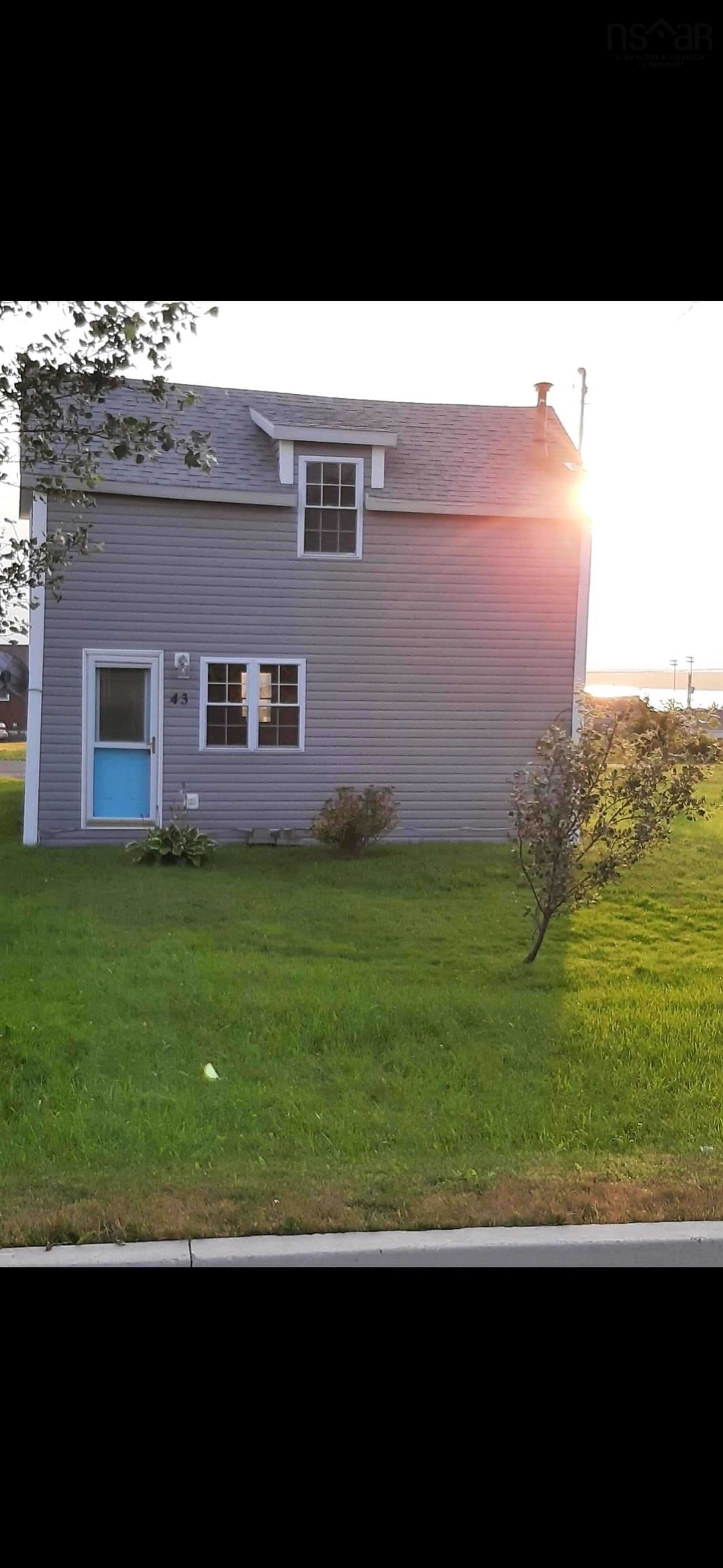 A pic from outside/outdoor area/front of a property/back of a property/a pic from drone, unknown for 43 Union St, Dominion Nova Scotia B1G 1W6