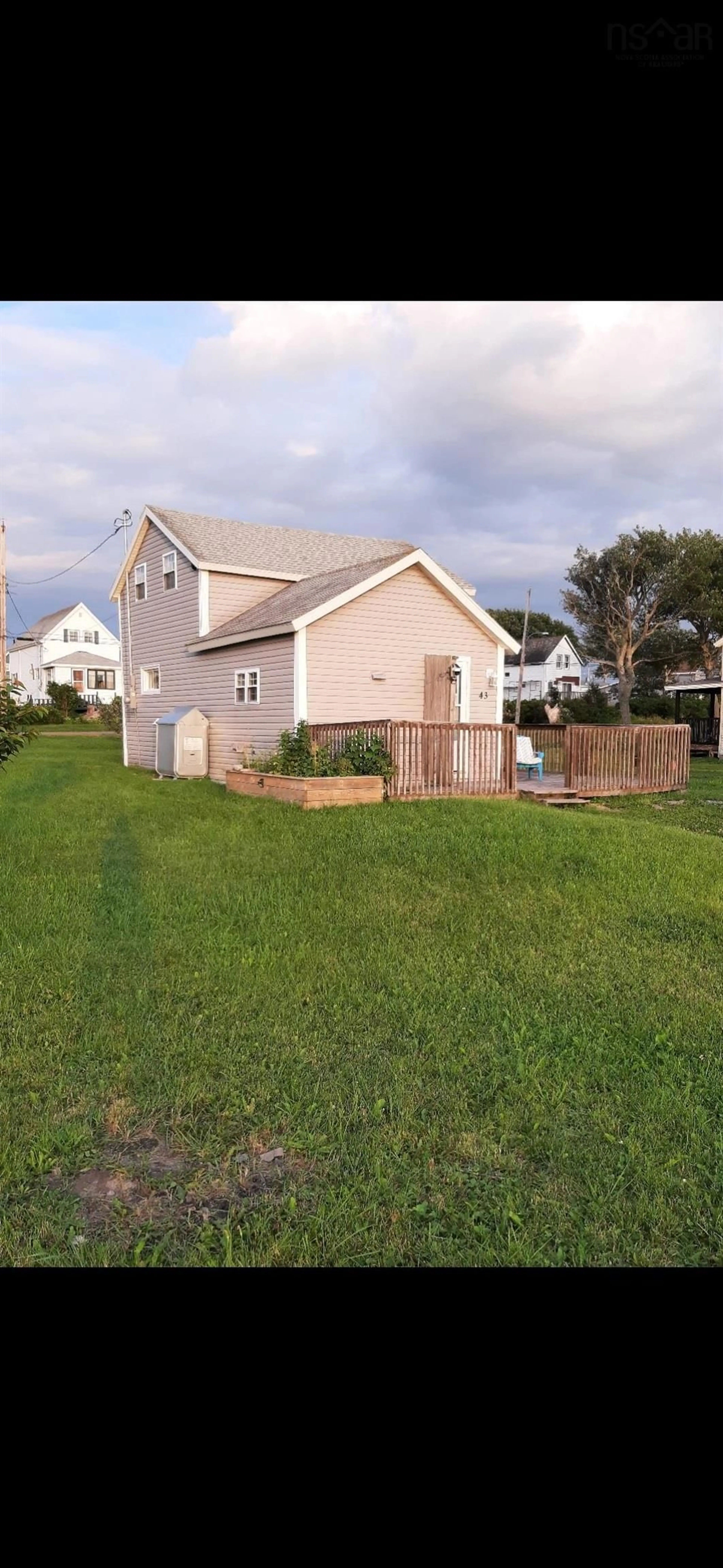 Unknown for 43 Union St, Dominion Nova Scotia B1G 1W6