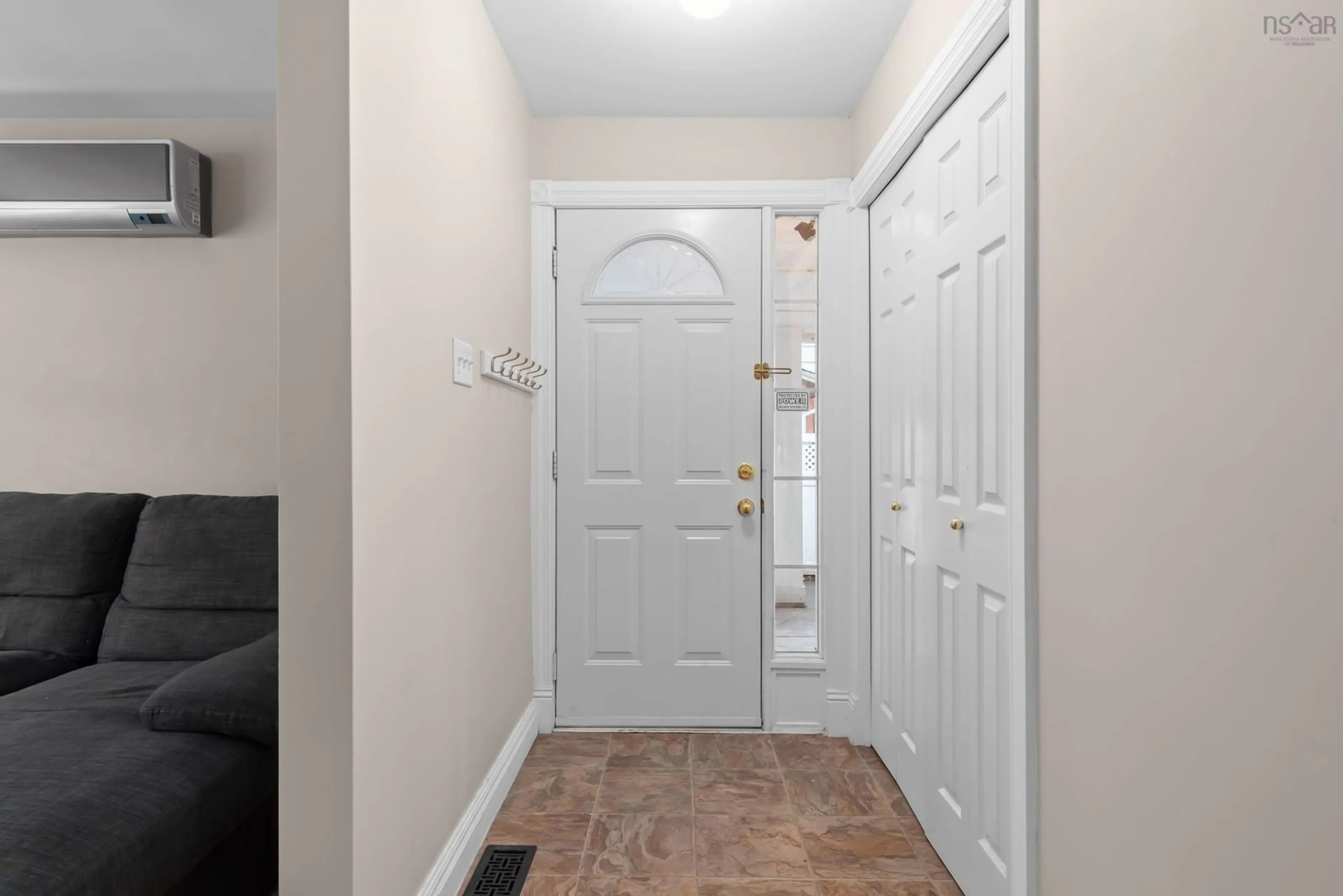Indoor entryway for 6 Plateau Cres, Clayton Park Nova Scotia B3M 2V6