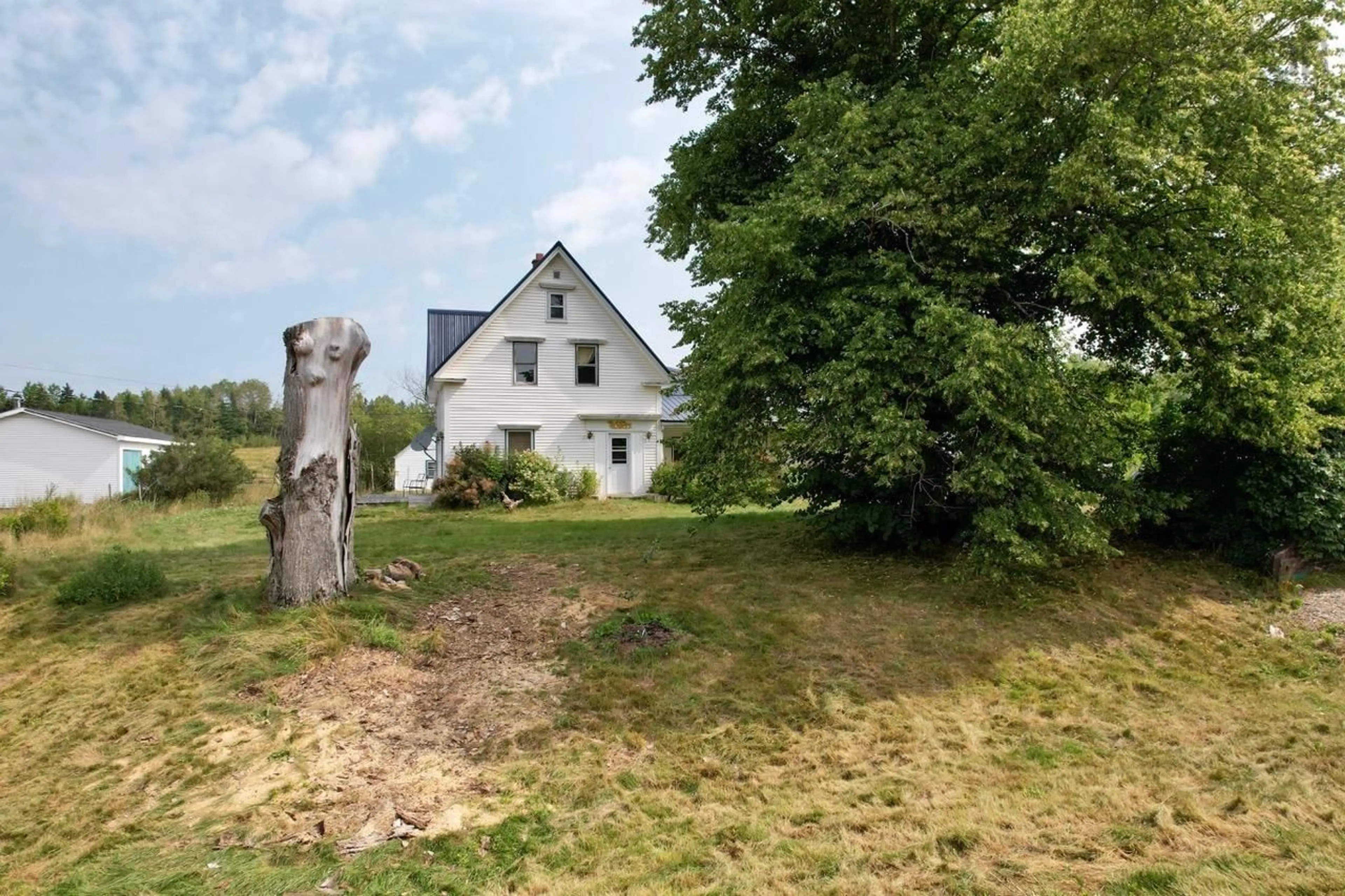 A pic from outside/outdoor area/front of a property/back of a property/a pic from drone, building for 1451 Hansford Rd, Oxford Nova Scotia B0N 2J0