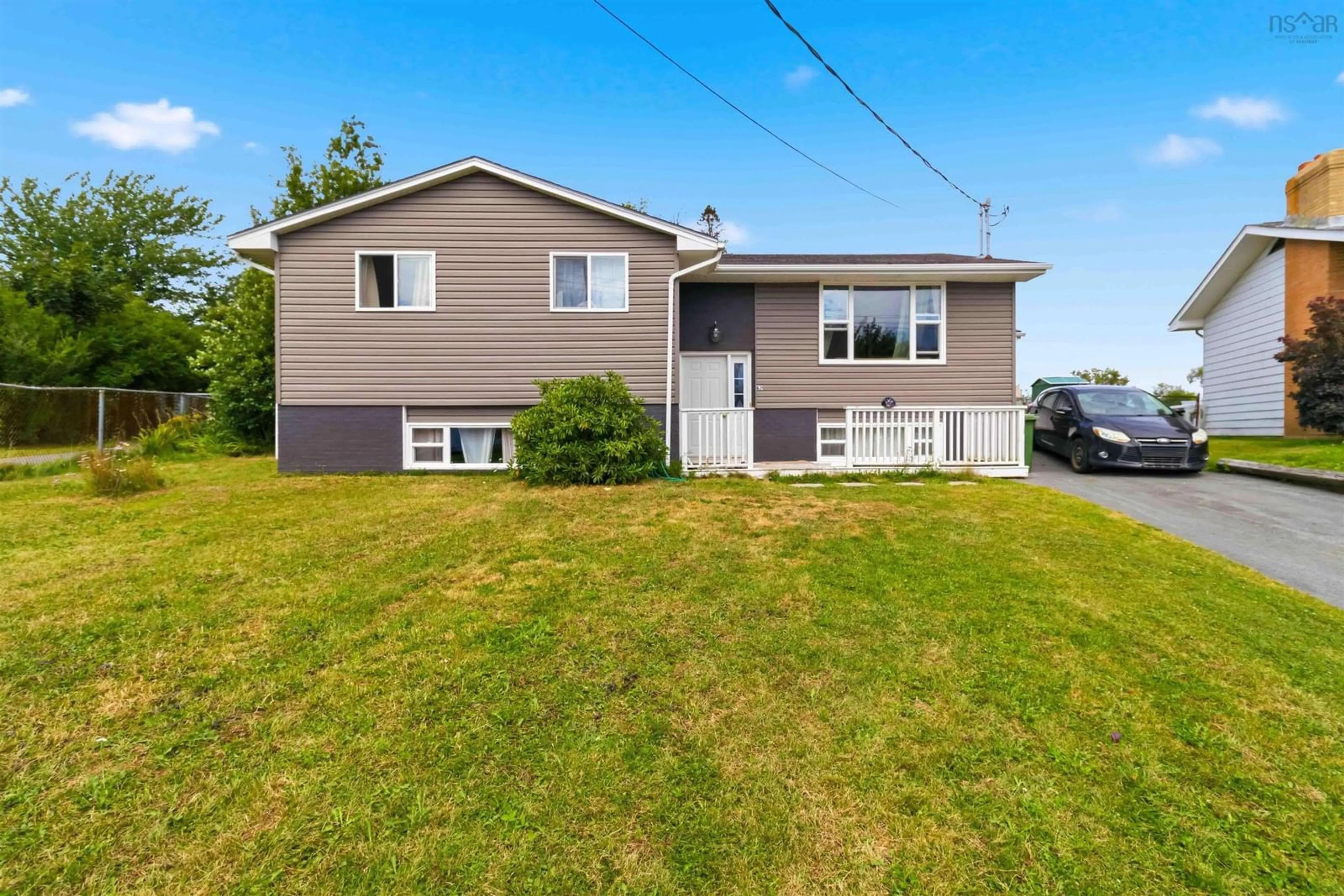 Home with vinyl exterior material, unknown for 62 Shalimar Cres, Dartmouth Nova Scotia B2W 4L8