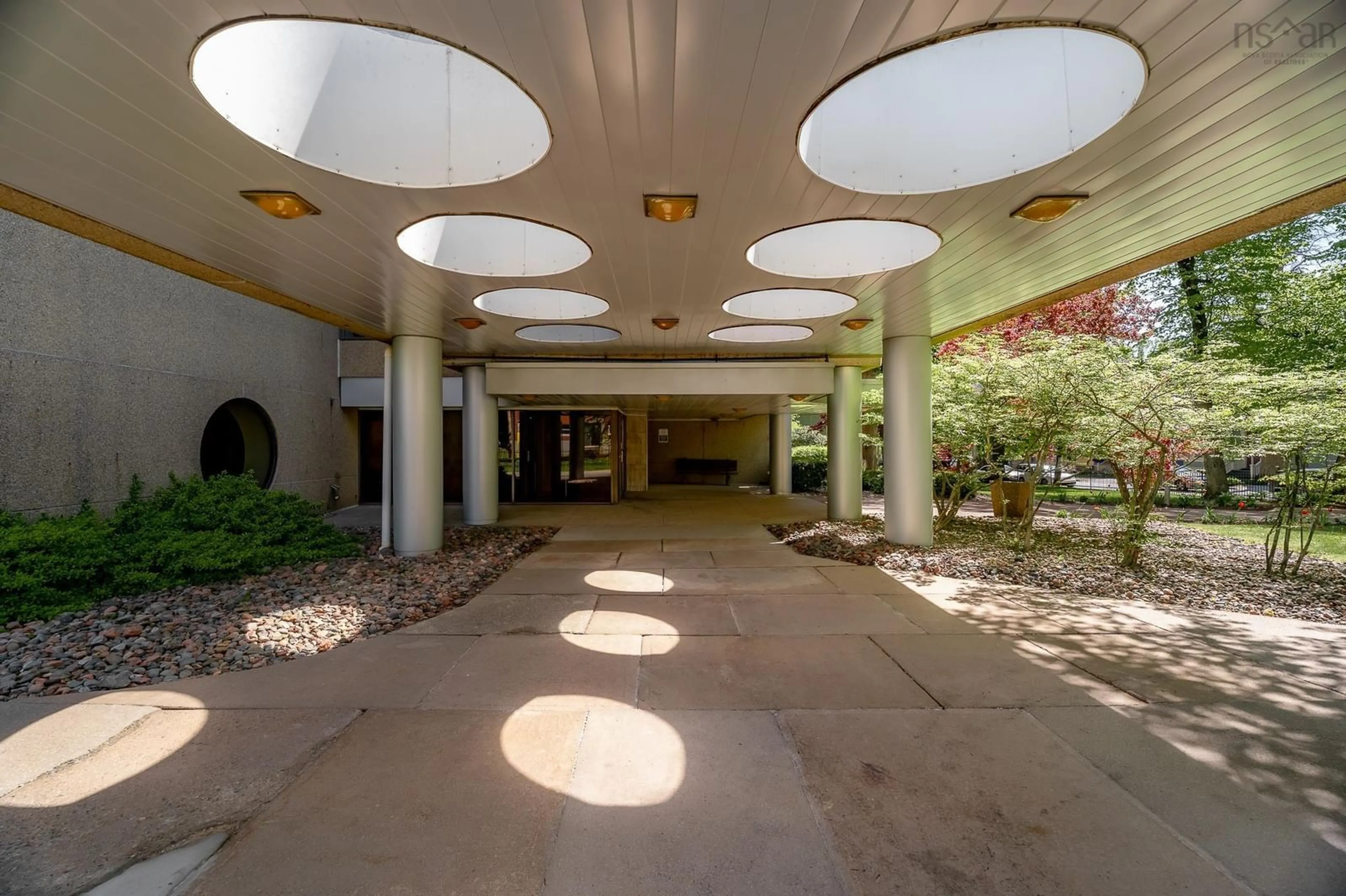 Indoor foyer for 6095 Coburg Rd #702, Halifax Nova Scotia B3H 4K1