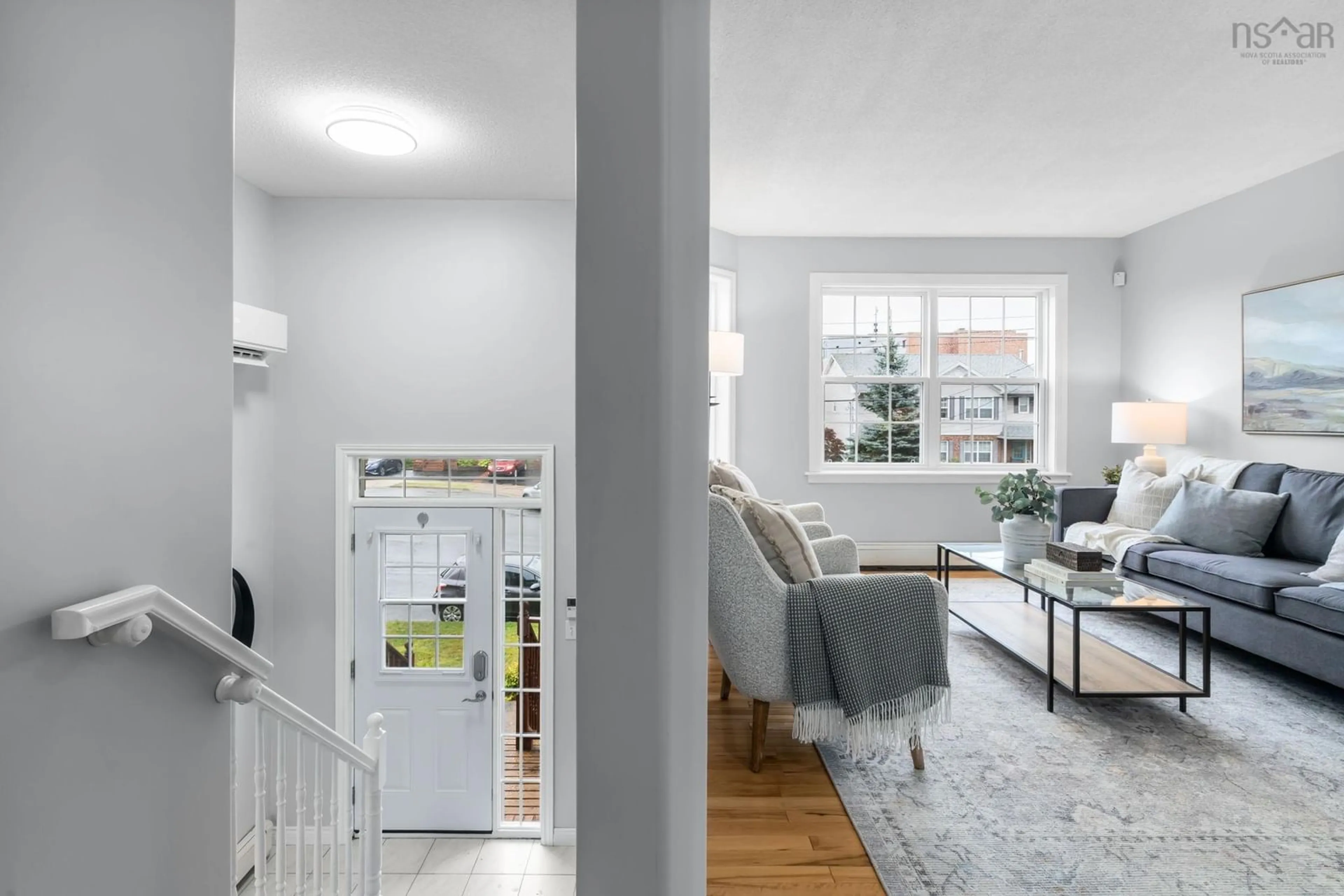 Indoor entryway for 142 Stoneybrook Crt, Halifax Nova Scotia B3M 3J7