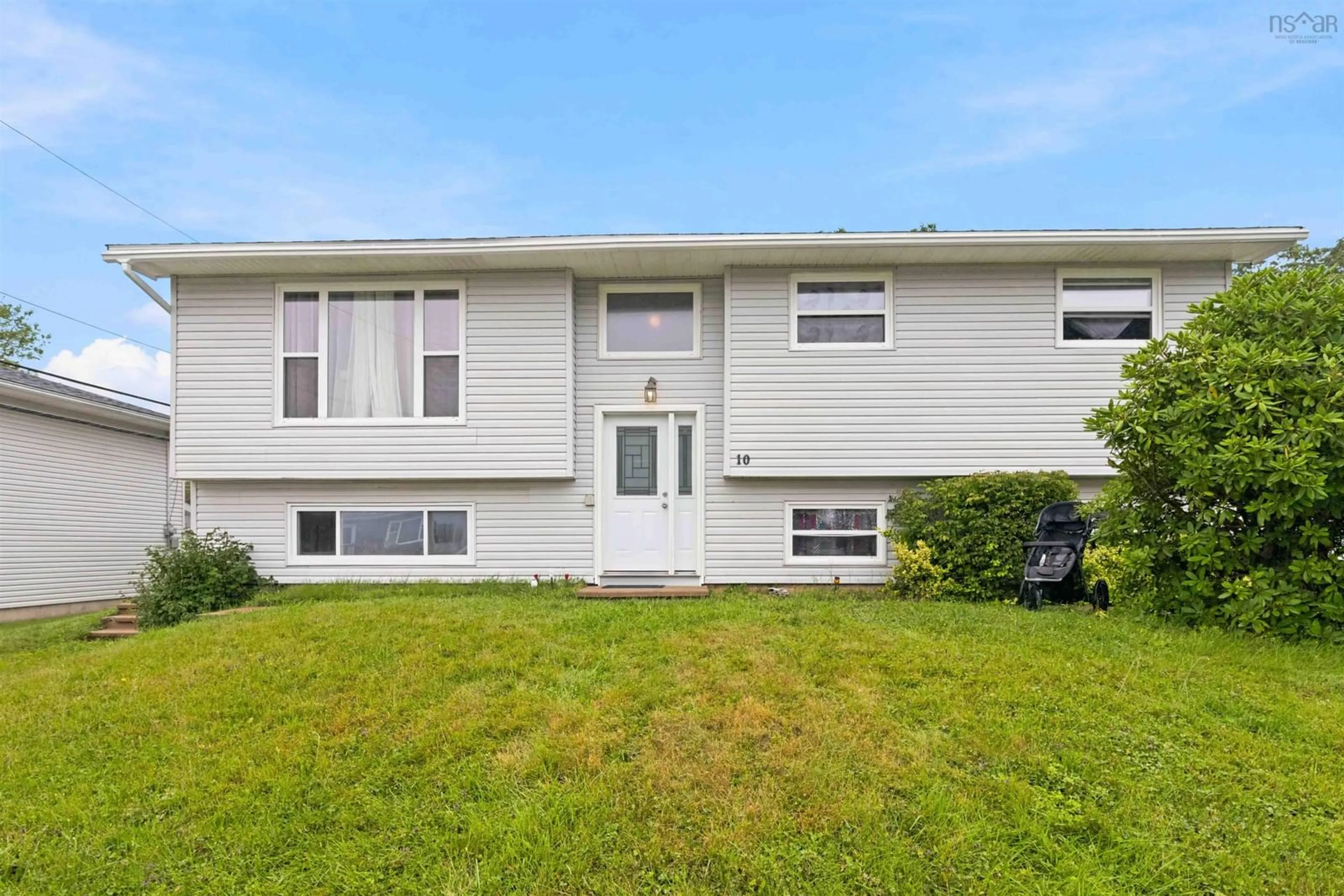Home with vinyl exterior material, unknown for 10 Sampson Dr, Lower Sackville Nova Scotia B4C 3E8