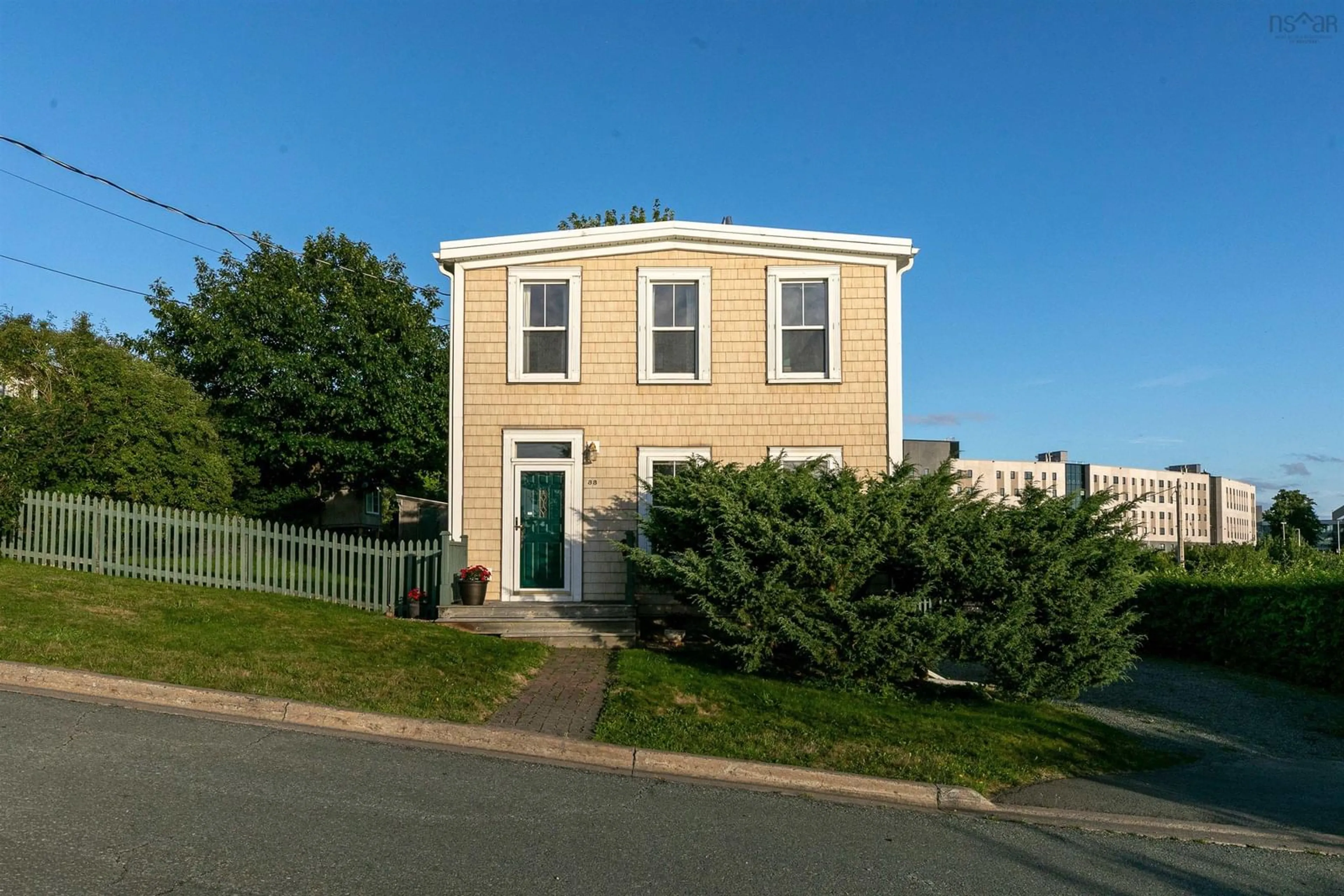 A pic from outside/outdoor area/front of a property/back of a property/a pic from drone, building for 33 Cuisack St, Dartmouth Nova Scotia B2Y 2L7