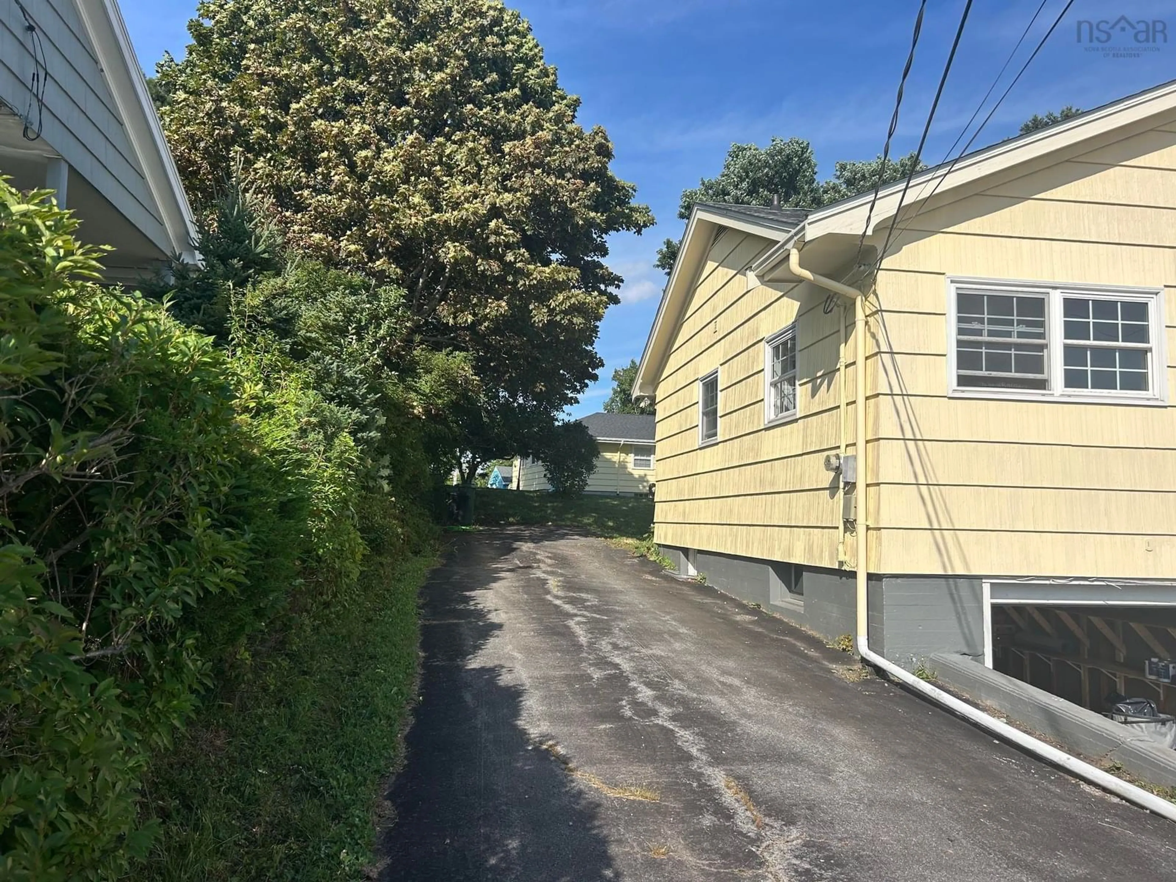 A pic from outside/outdoor area/front of a property/back of a property/a pic from drone, street for 176 Green St, Lunenburg Nova Scotia B0J 2C0
