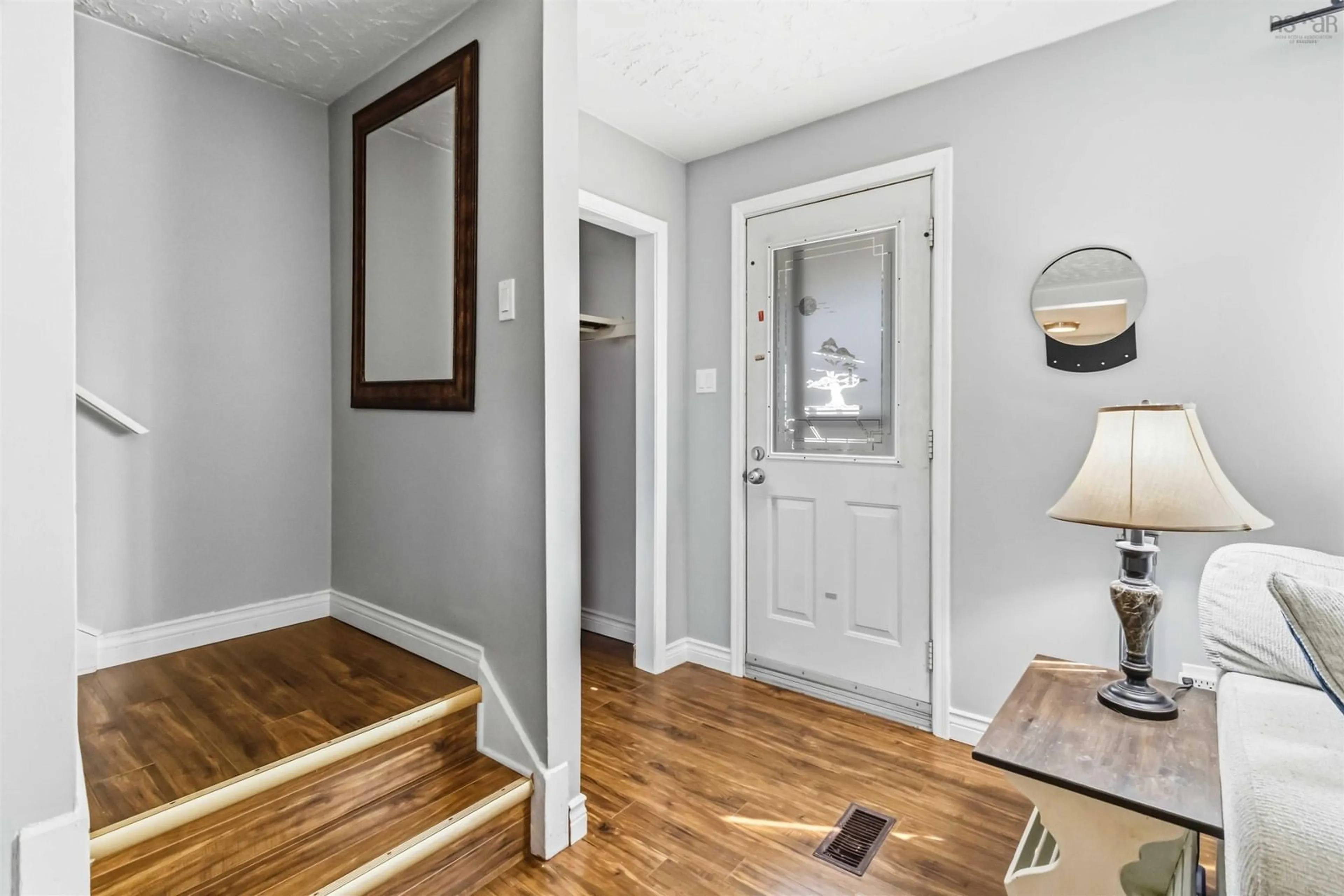 Indoor entryway for 32 Lynnville Dr, Lower Sackville Nova Scotia B4C 2H8