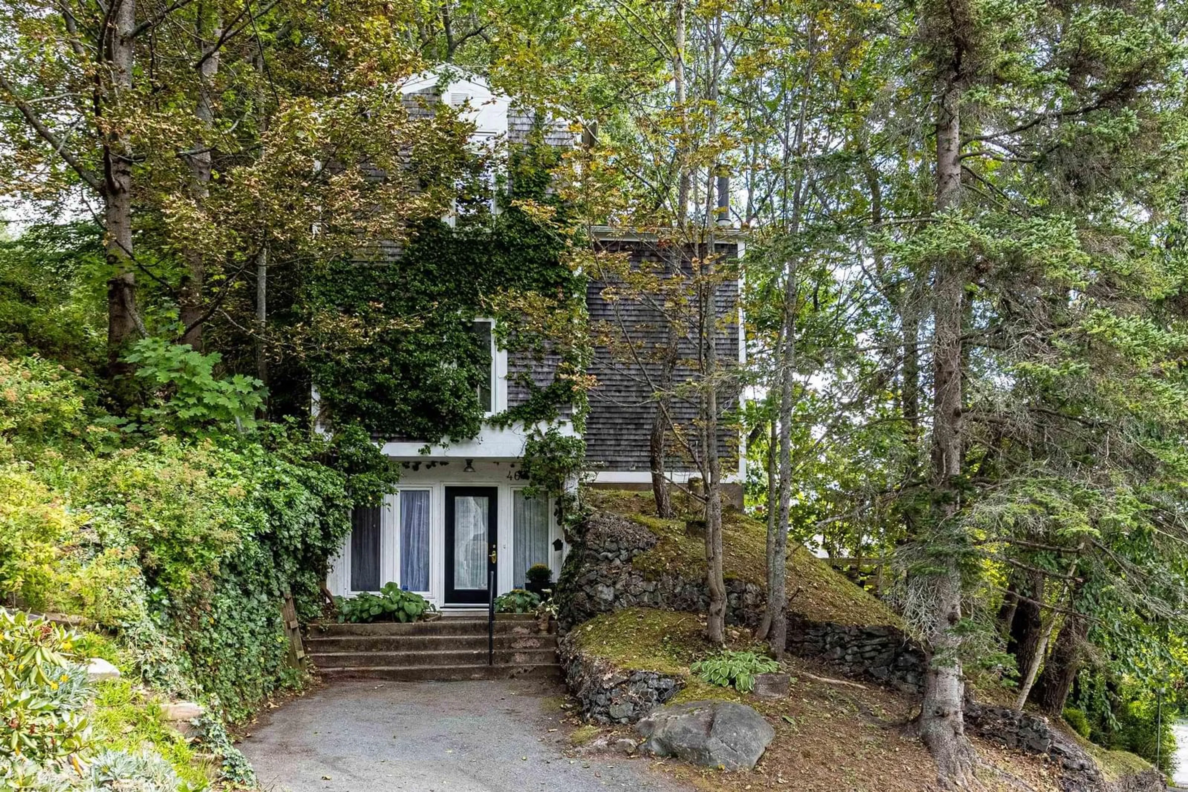 Unknown for 46 Old Ferry Rd, Dartmouth Nova Scotia B2Y 2E7