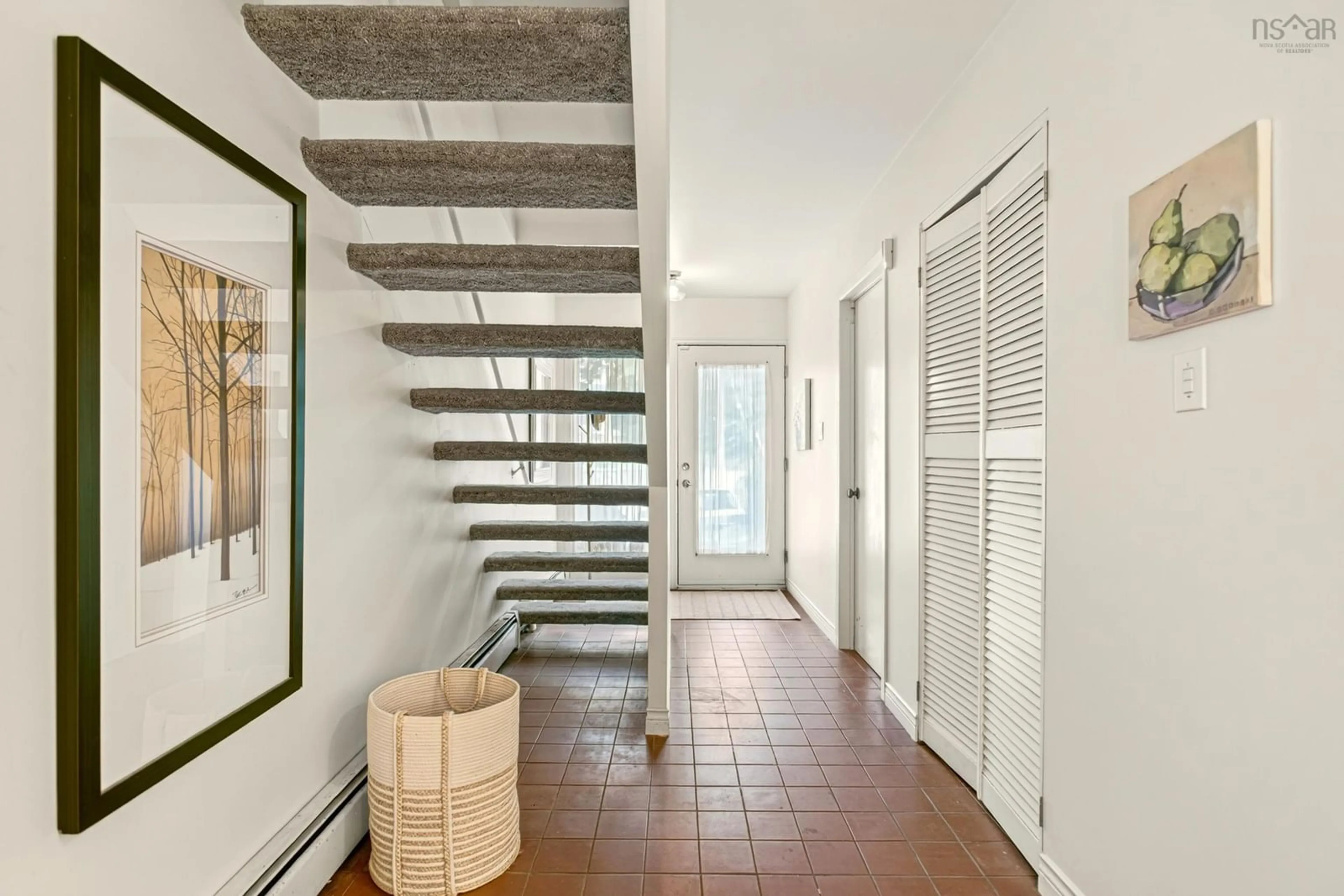 Indoor entryway for 46 Old Ferry Rd, Dartmouth Nova Scotia B2Y 2E7