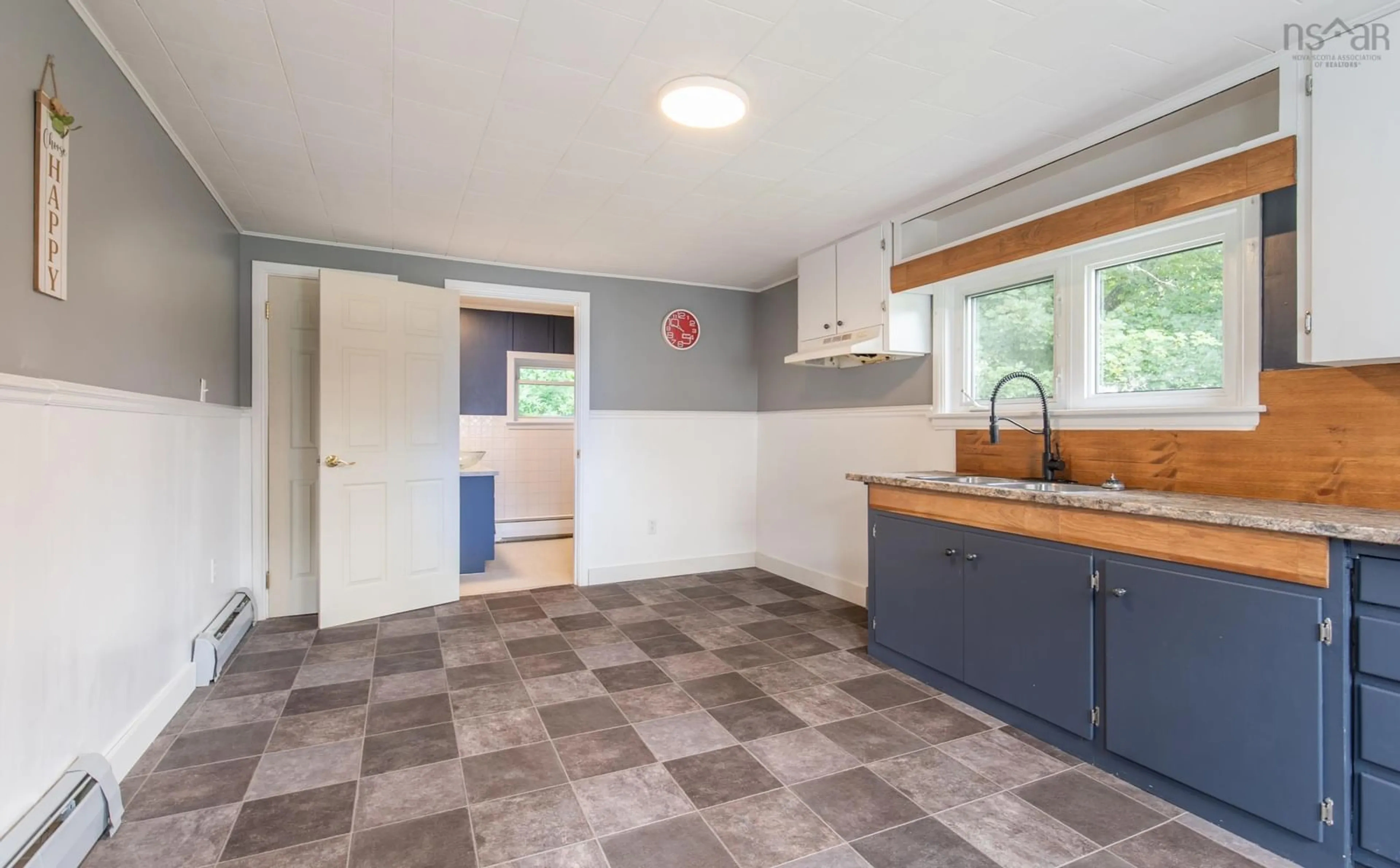 Standard kitchen, unknown for 102 Parade St, Yarmouth Nova Scotia B5A 3B5