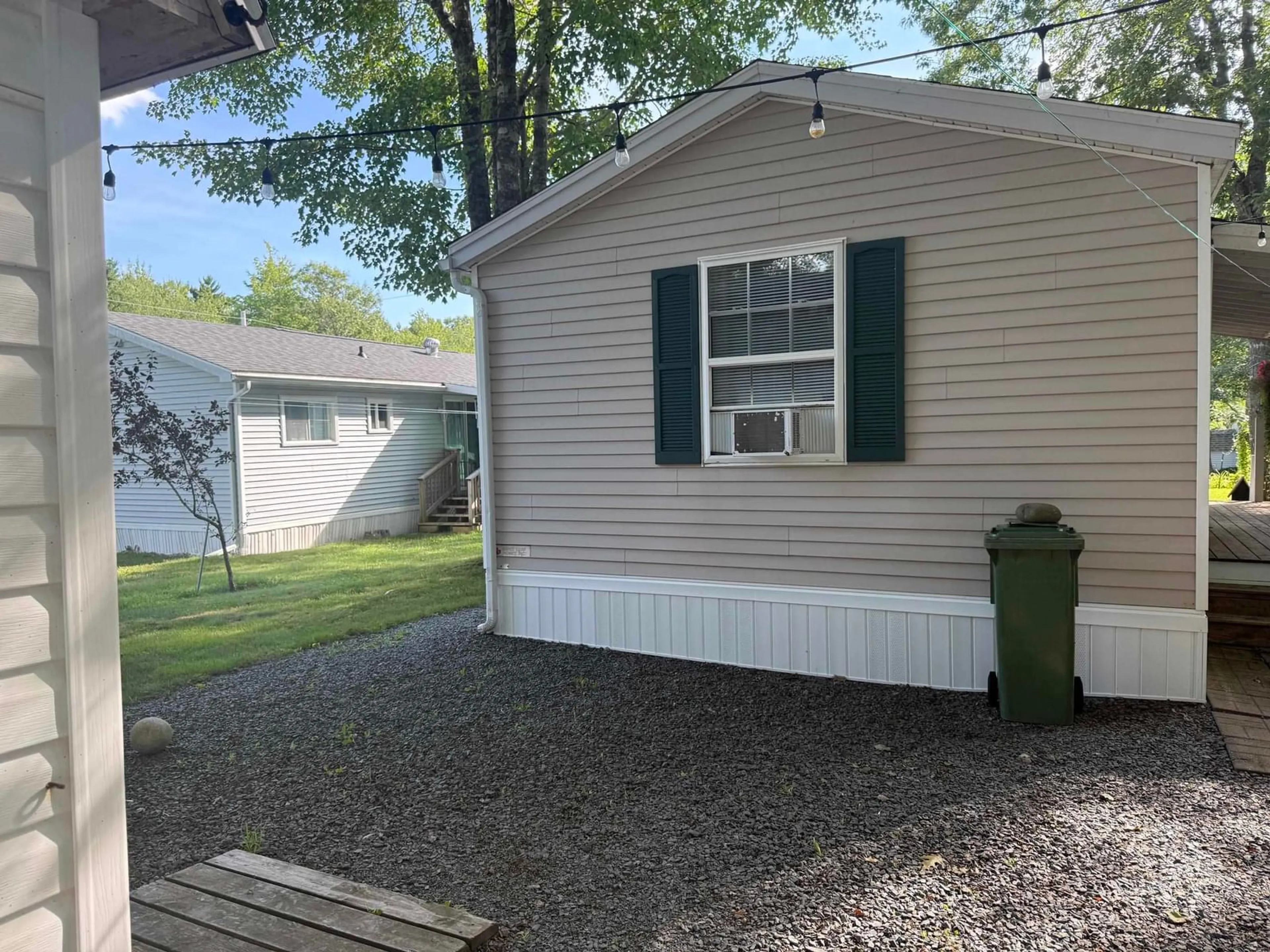 Home with vinyl exterior material, unknown for 10 Fall St, Bridgewater Nova Scotia B4V 3V6