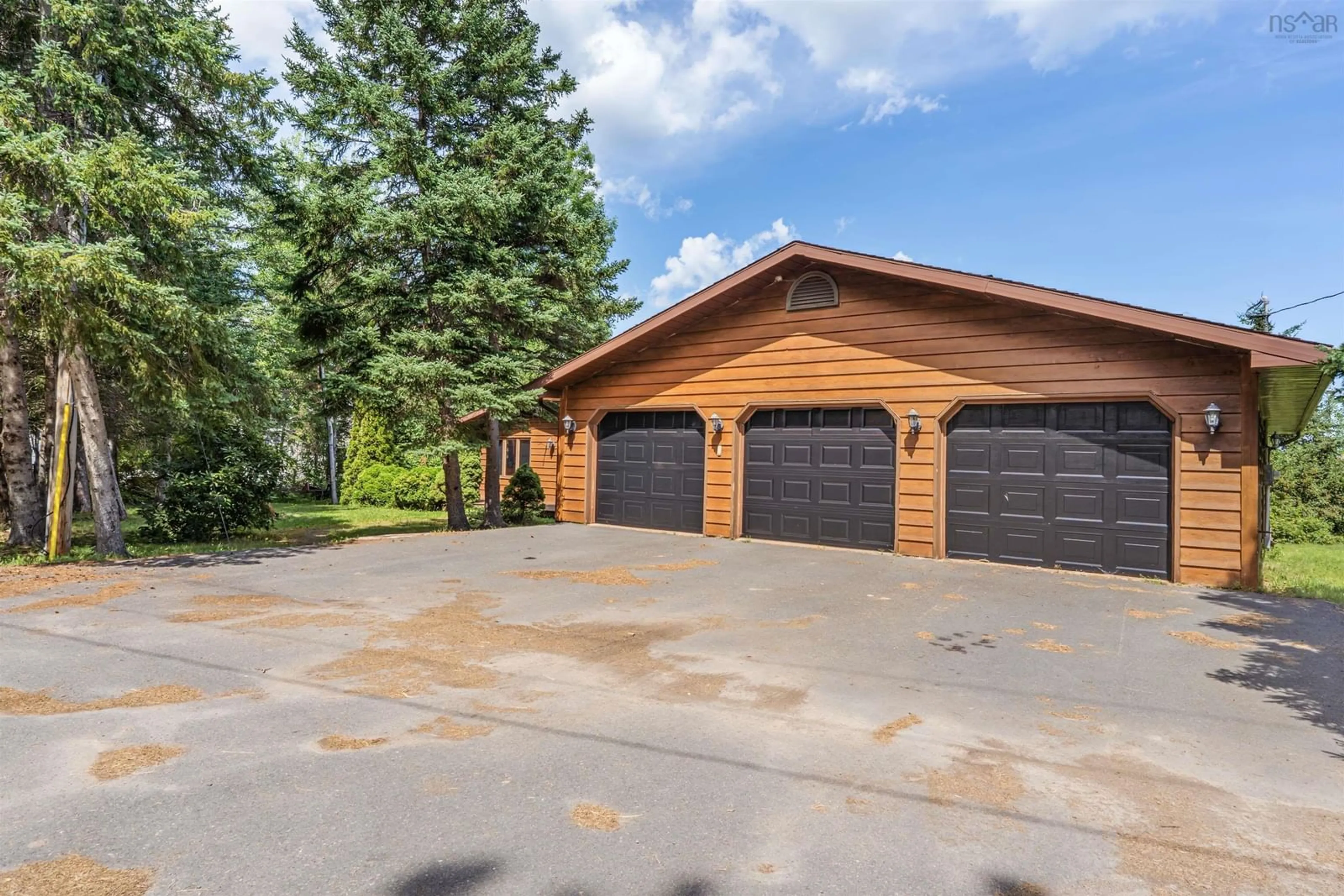Indoor garage for 9277 Highway 321, Port Philip Nova Scotia B0K 1K0