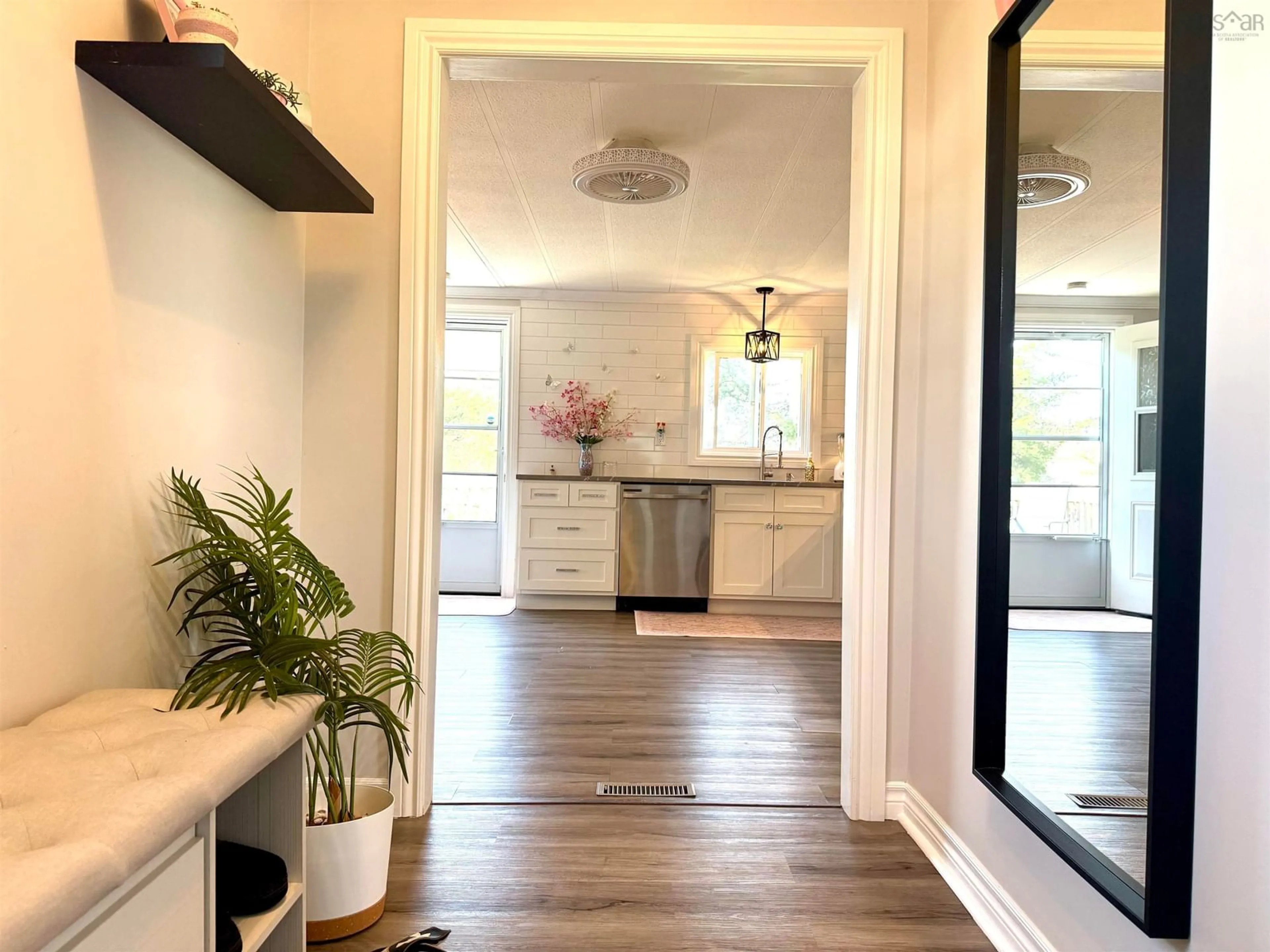 Indoor entryway for 67 Pleasant St, Springhill Nova Scotia B0M 1X0