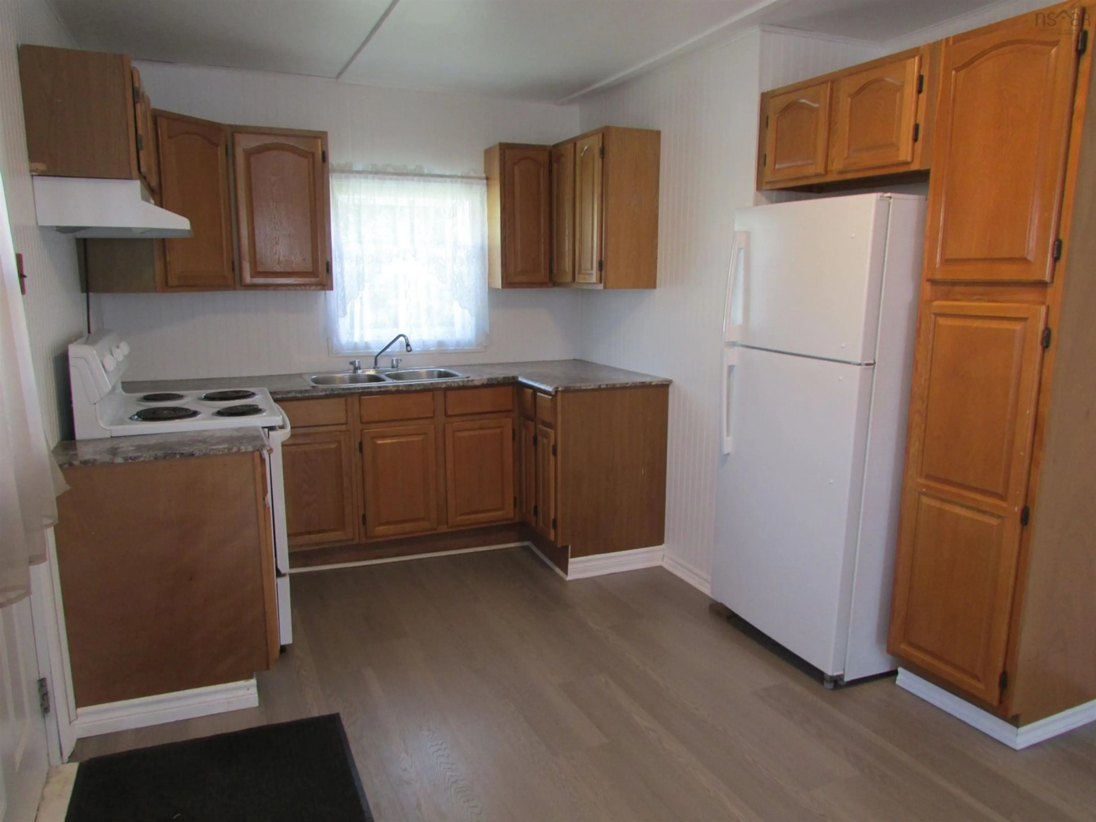 Standard kitchen, unknown for 5 Clifford St, North Sydney Nova Scotia B2A 1X2