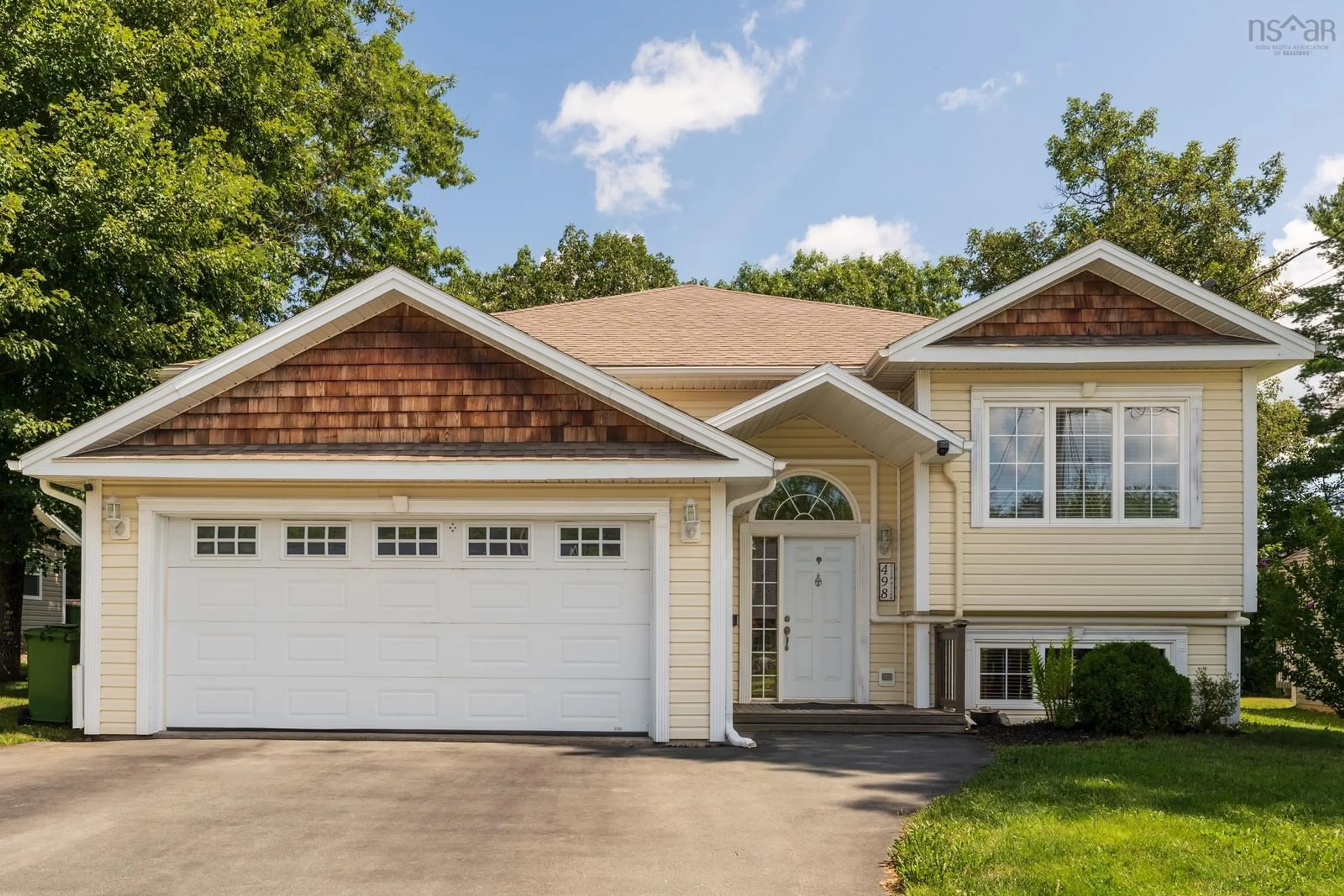Home with vinyl exterior material, street for 498 Glen Allan Dr, Bridgewater Nova Scotia B4V 0B1