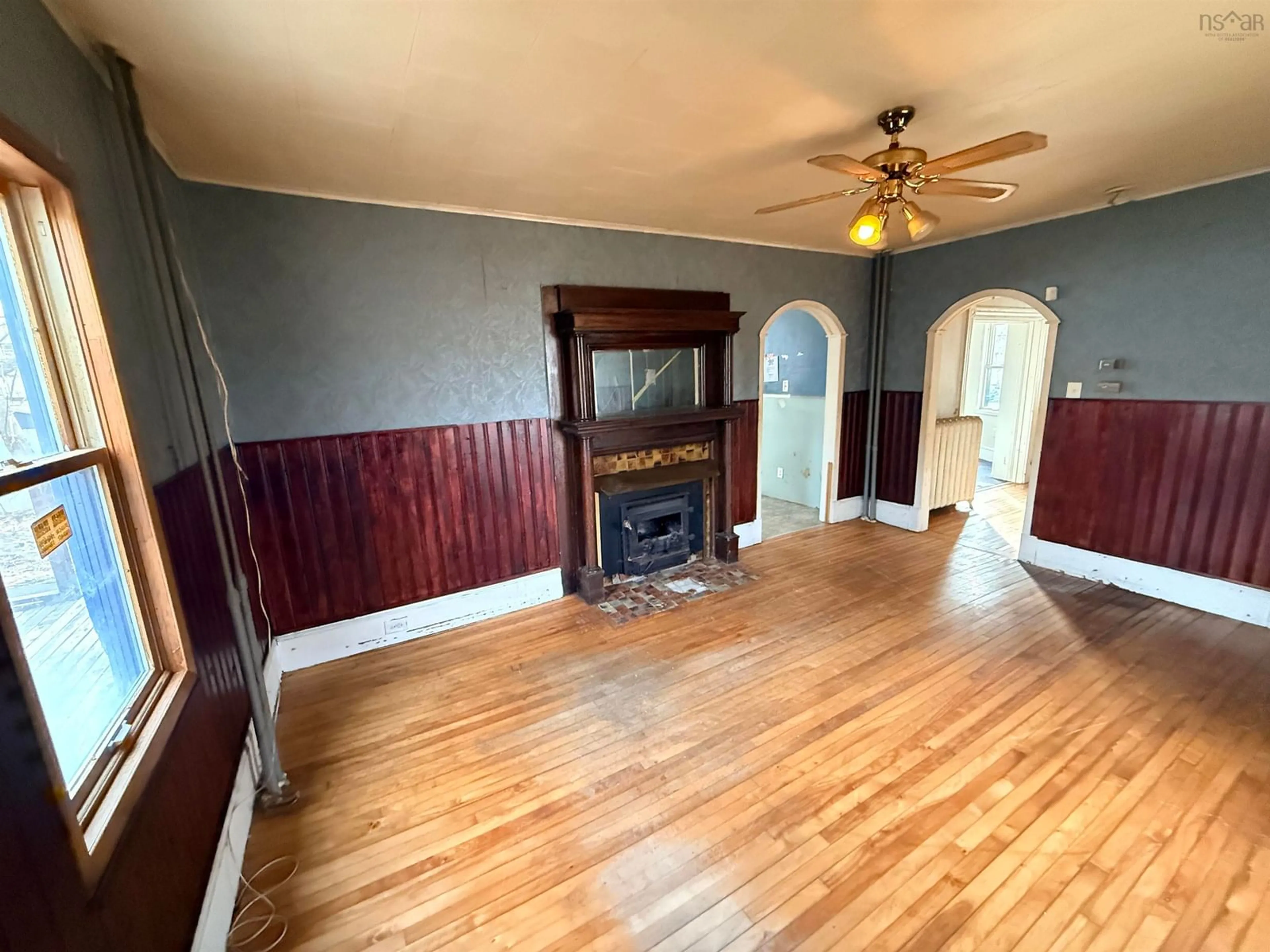 A pic of a room for 25 Queen St, Sydney Mines Nova Scotia B1V 1L2