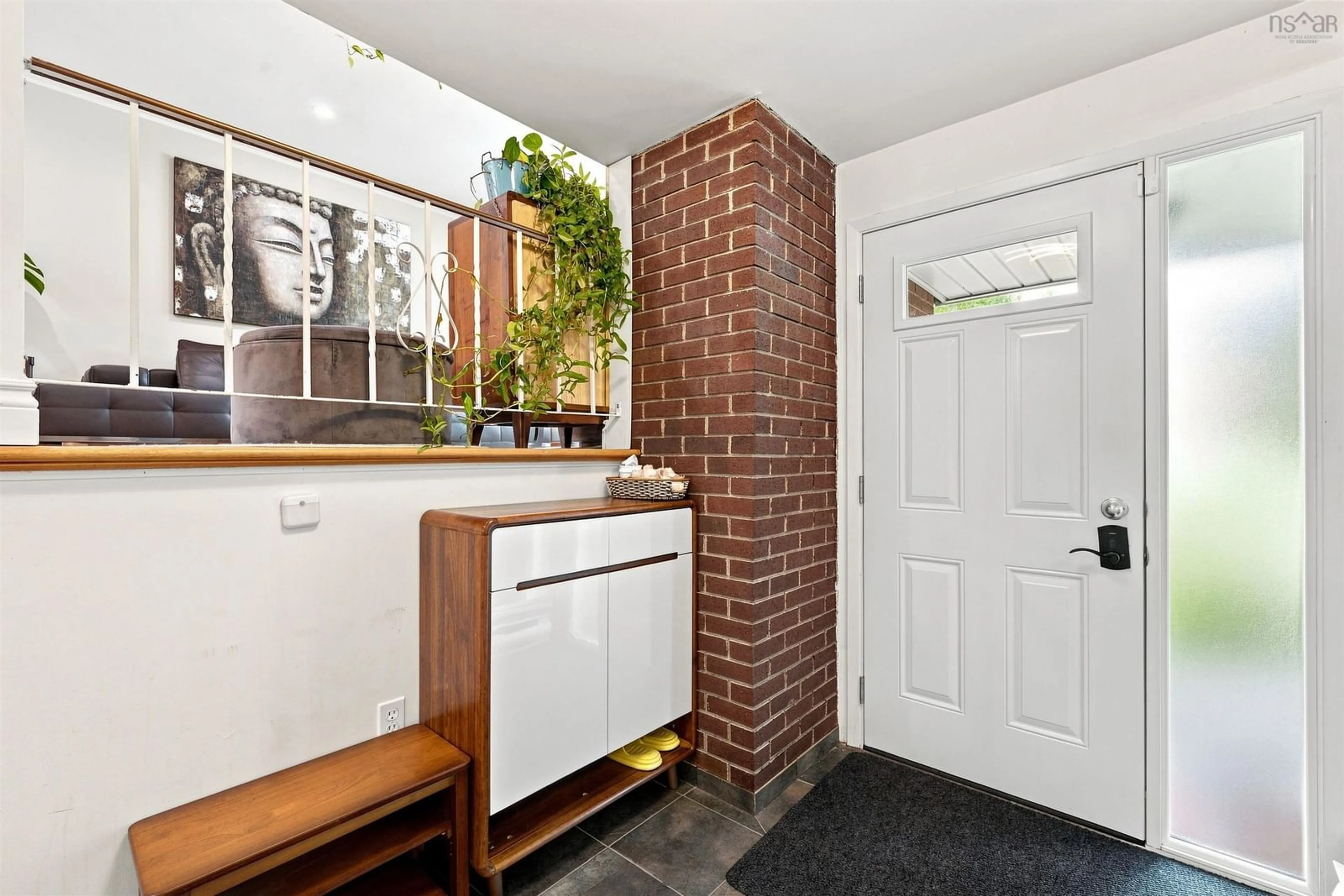 Indoor entryway for 96 Bayview Rd, Halifax Nova Scotia B3M 1L3
