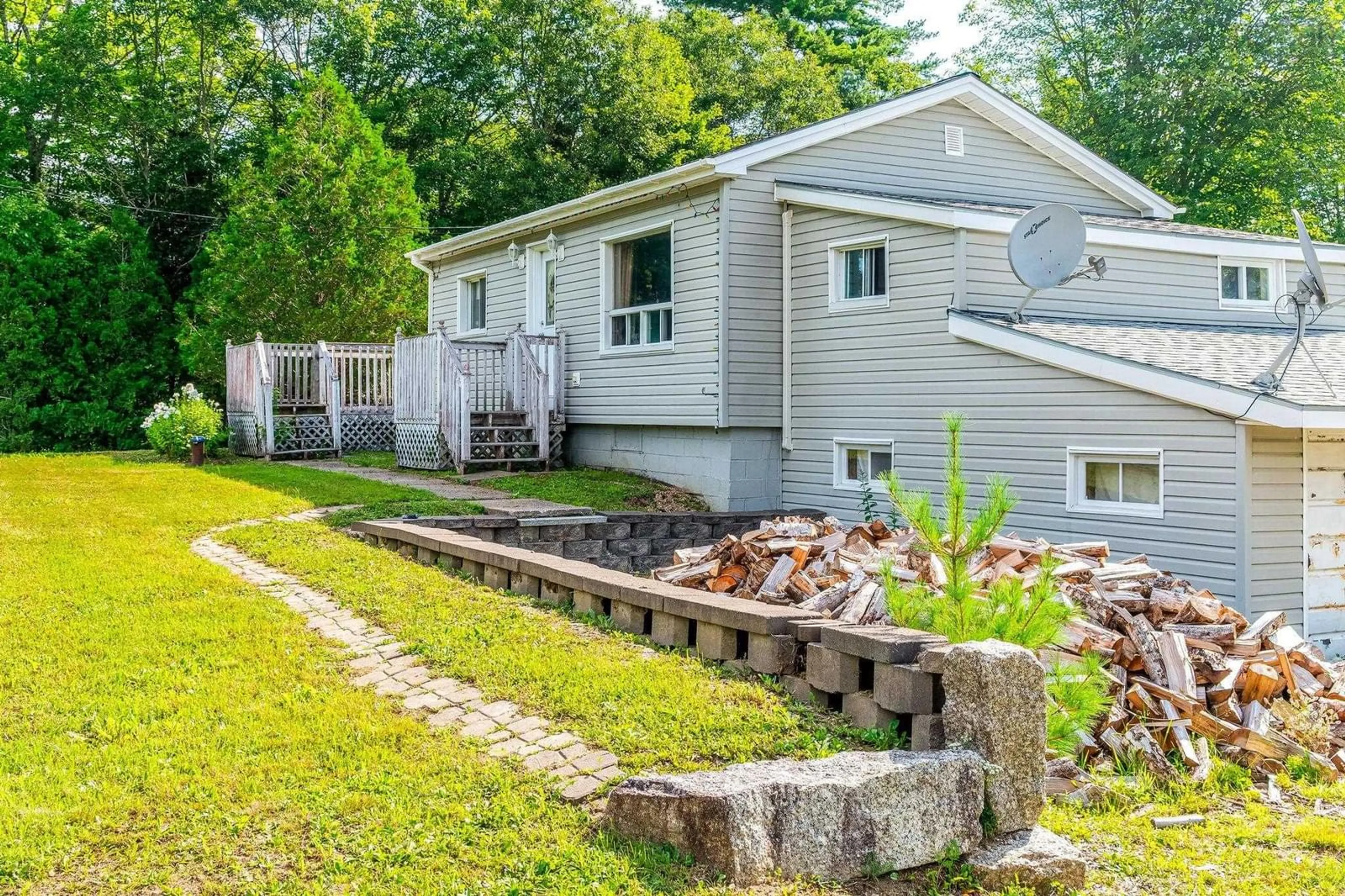 Home with vinyl exterior material, street for 208 Hwy, North Brookfield Nova Scotia B0T 1X0